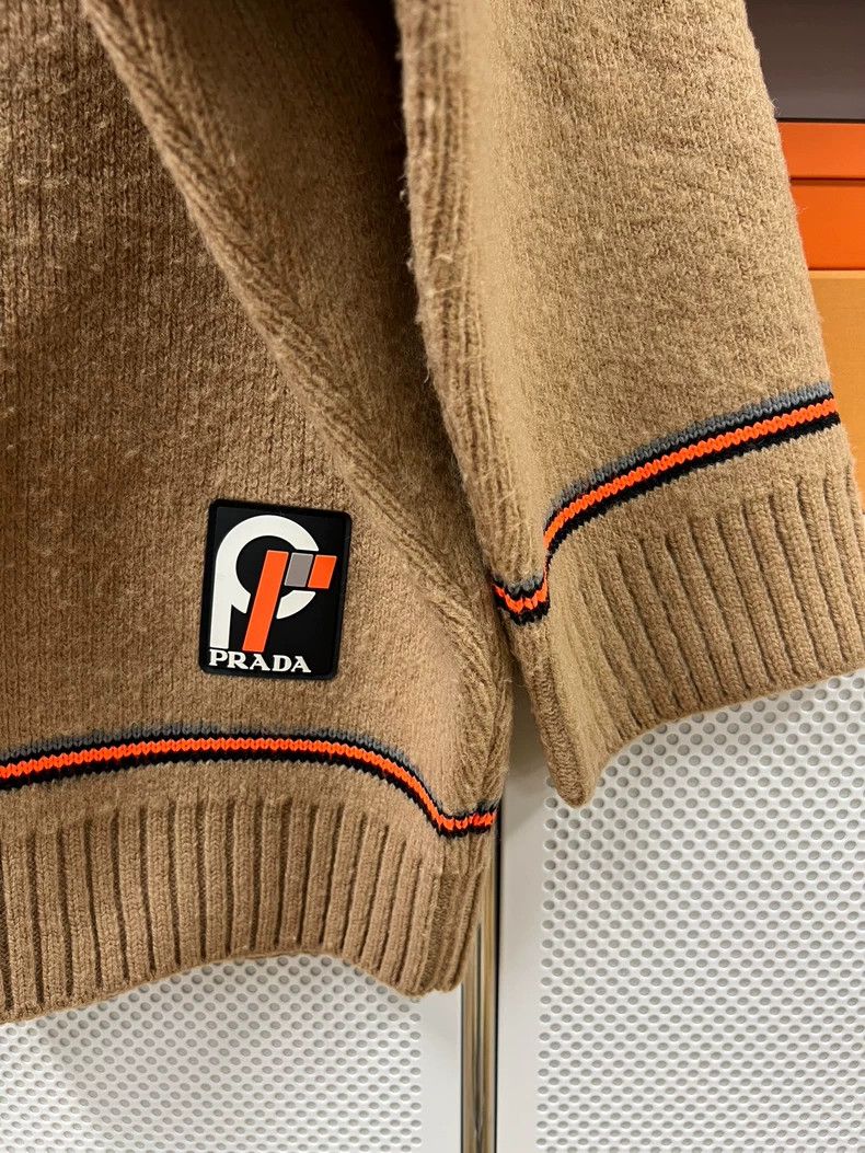 Prada Prada Size 38 Sheep wool V-neck camel loose sweater 2501-Ne Size US XXS / EU 40 - 2 Thumbnail
