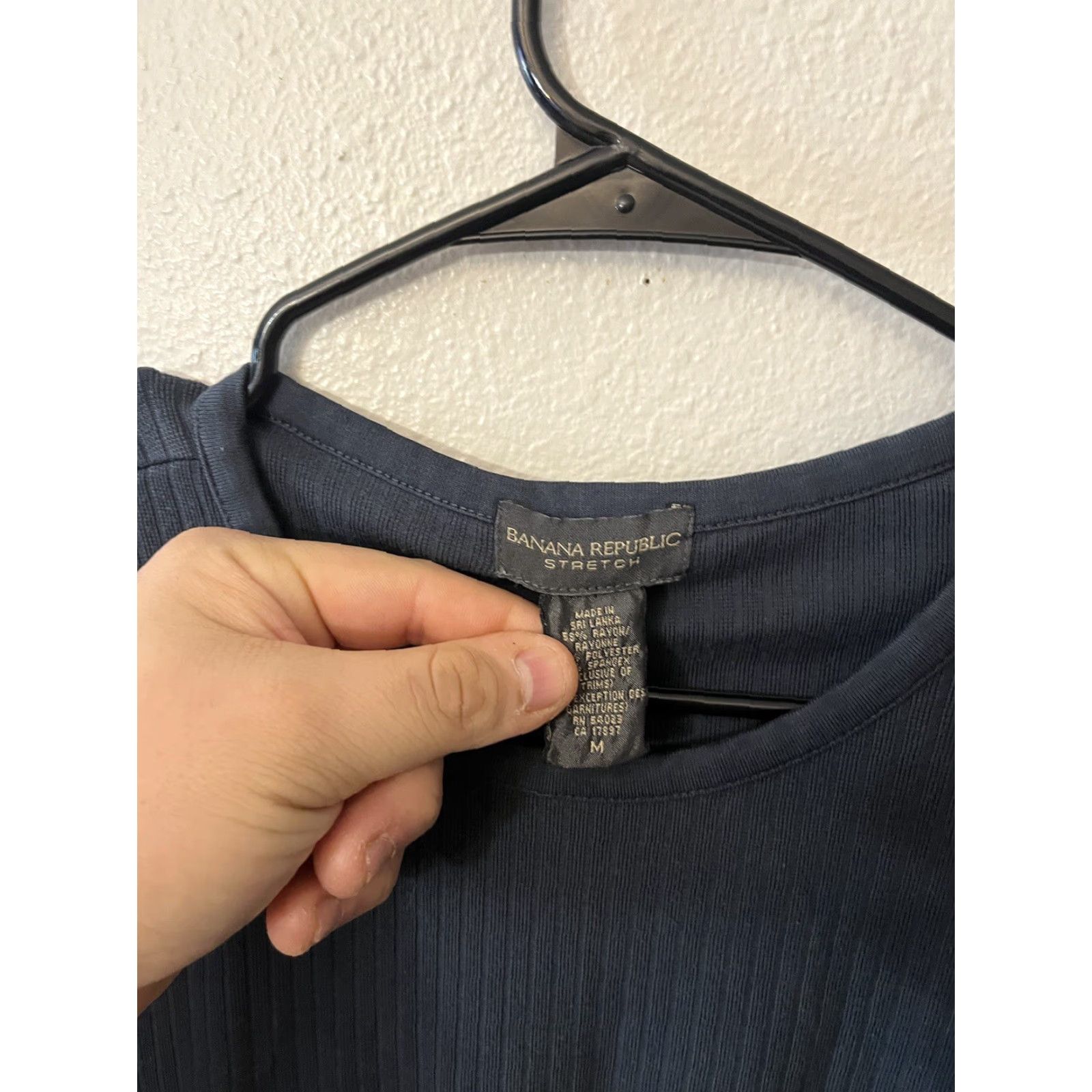 Banana Republic Banana Republic Pullover Shirt Mens Medium Long Sleeve Blue Rayon Blend Slim Crew Neck T-Shirt" Size US M / EU 48-50 / 2 - 2 Thumbnail