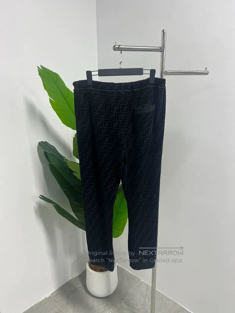 Fendi Fendi Embroidered Logo Velvet Trousers - Black Size US 38 / EU 54 - 2 Thumbnail