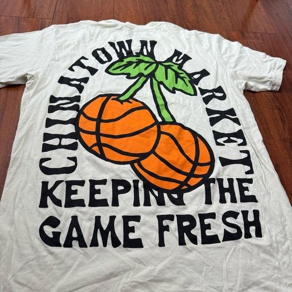 Market CHINATOWN MARKET KEEPING THE GAME FRESH CREAM T-SHIRT SZ LAR Size US L / EU 52-54 / 3 - 2 Thumbnail