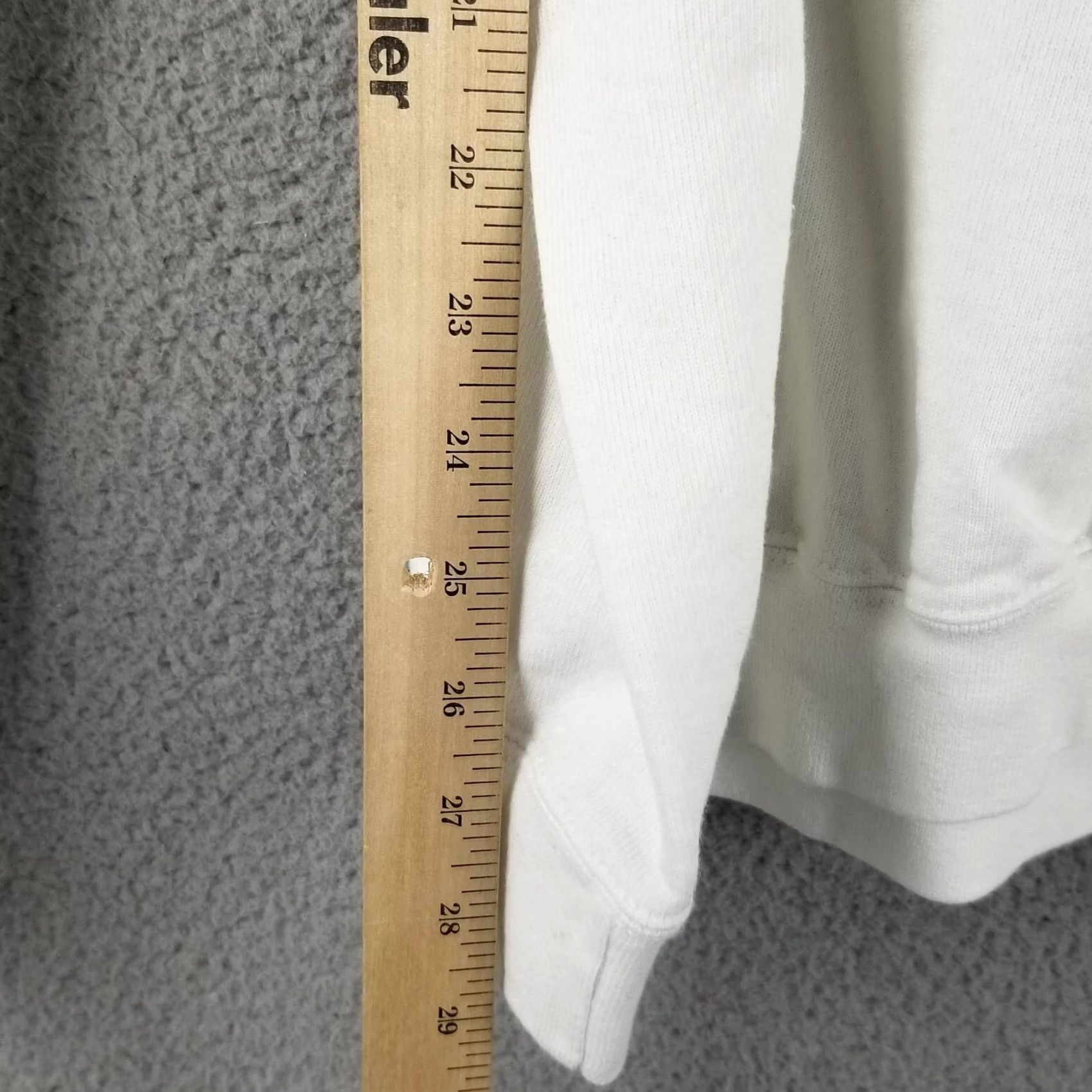 Champion Champion Sweatshirt XL White Vintage Crewneck Pullover Men 90s Classic All Seasons Reverse Weave Logo Embroidered Pullover Sweatshirt Size US XL / EU 56 / 4 - 4 Thumbnail