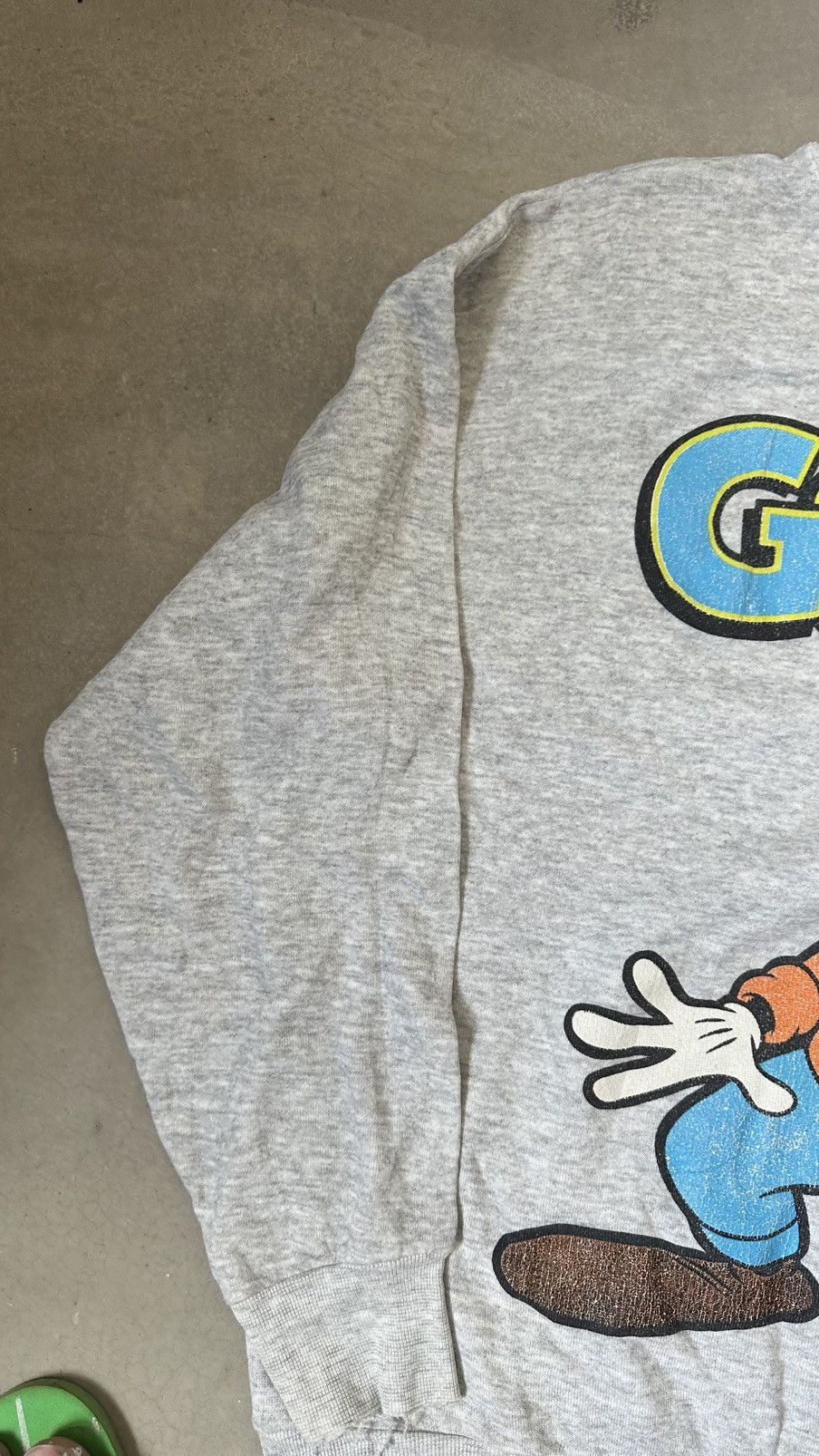 Disney VINTAGE GOOFY VELVASHEN DISTRESSED SWEATSHIRT Size US L / EU 52-54 / 3 - 5 Thumbnail
