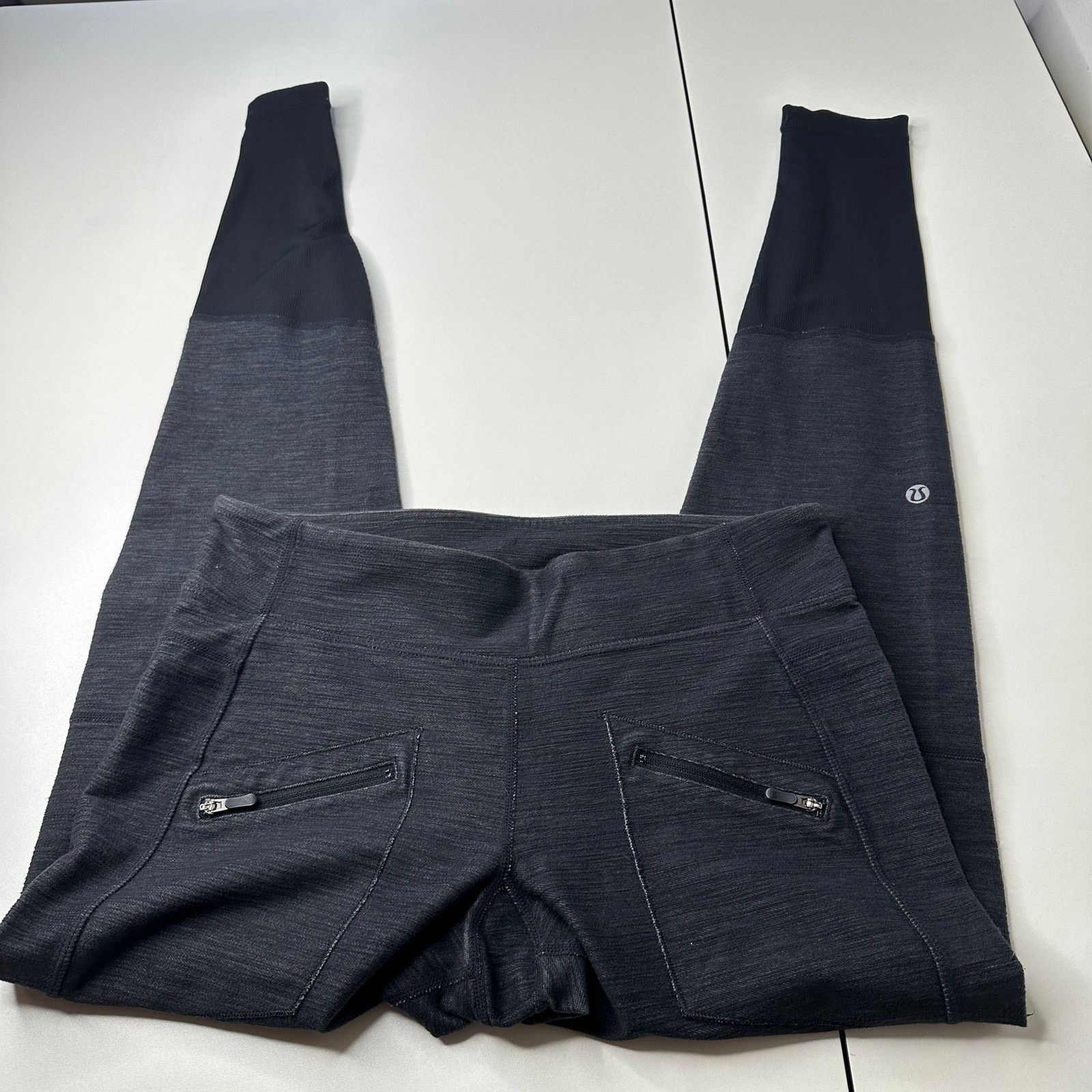 Lululemon Lululemon Gray Patchwork Leggings Zip Pocket Yoga Pants 8 Size 30" / US 8 / IT 44 - 4 Thumbnail