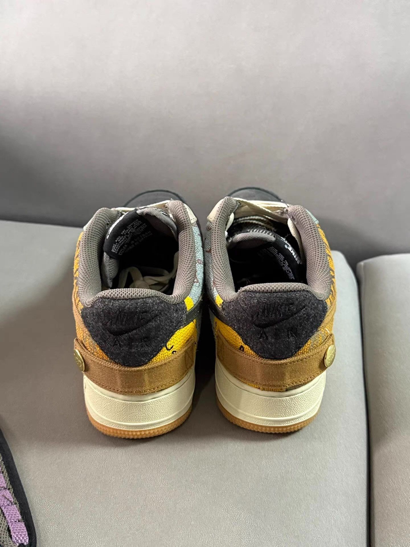Nike Travis Scott x Nike Air Force 1 Low Cactus Jack Ｑ20 Size US 9 / EU 42 - 2 Thumbnail