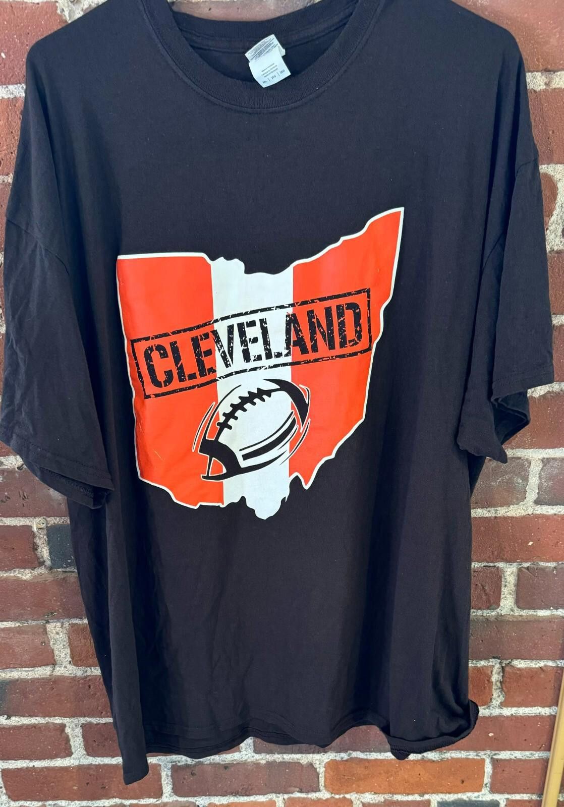 Other Cleveland football Men's Size 2XL tee shirt Brown Size ONE SIZE - 1 Thumbnail