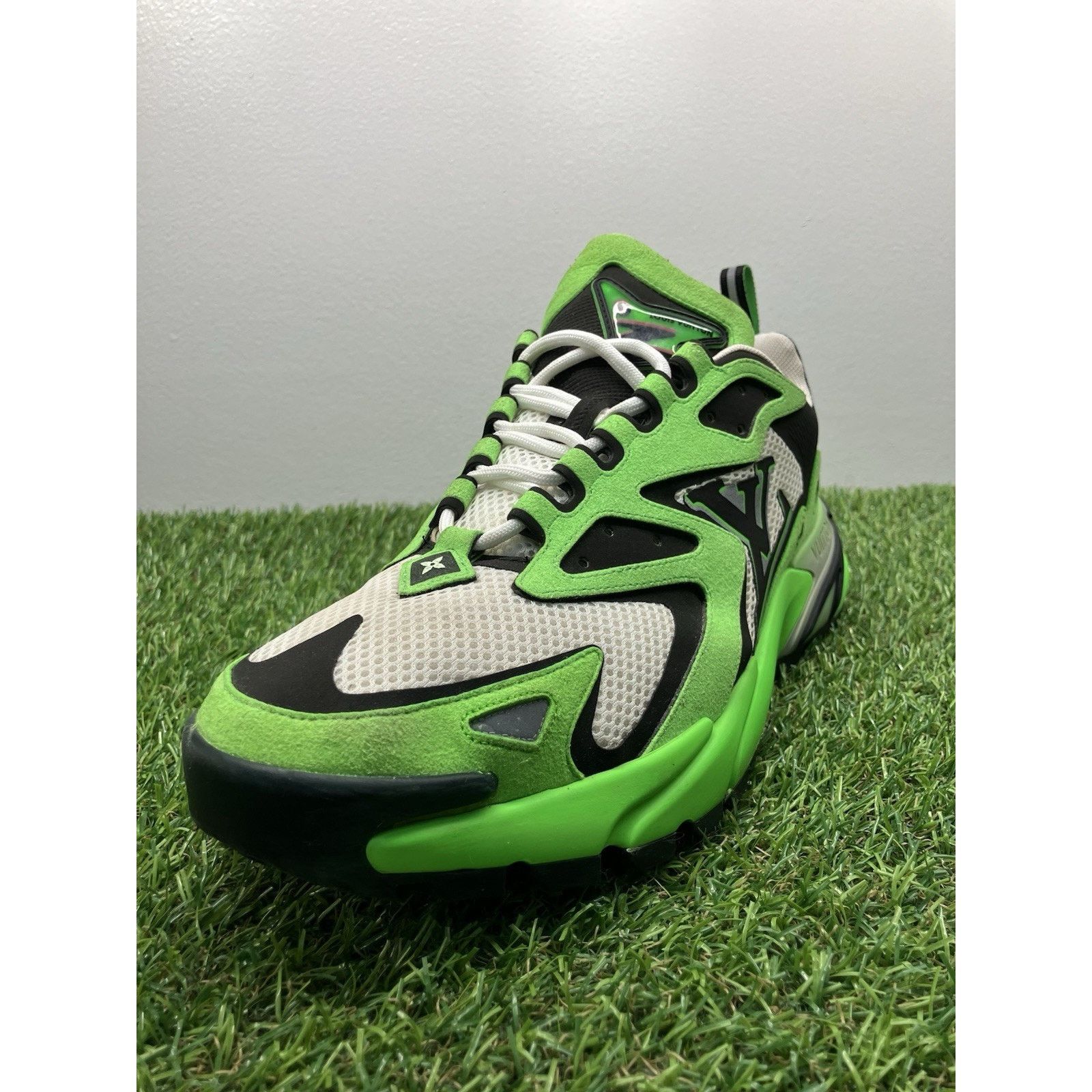 Louis Vuitton Louis Vuitton Tatic Runner ' Green ' | GREAT CONDITION! Size US 8.5 / EU 41-42 - 13 Thumbnail