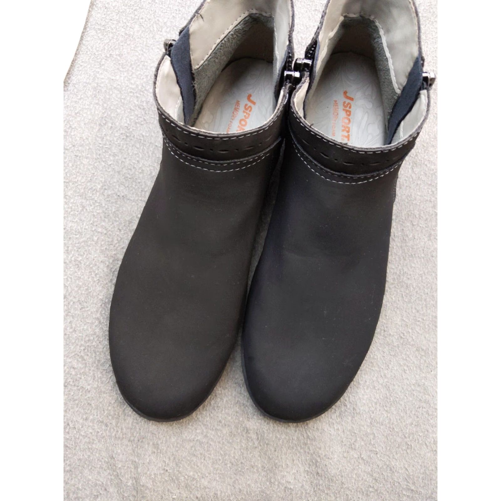 Vintage JSport Jenna Boots Women Bootie Ankle Black 9M Side Zip Lug Sole Comfort Cushioned Memory Foam Women Size US 9 / IT 39 - 2 Thumbnail