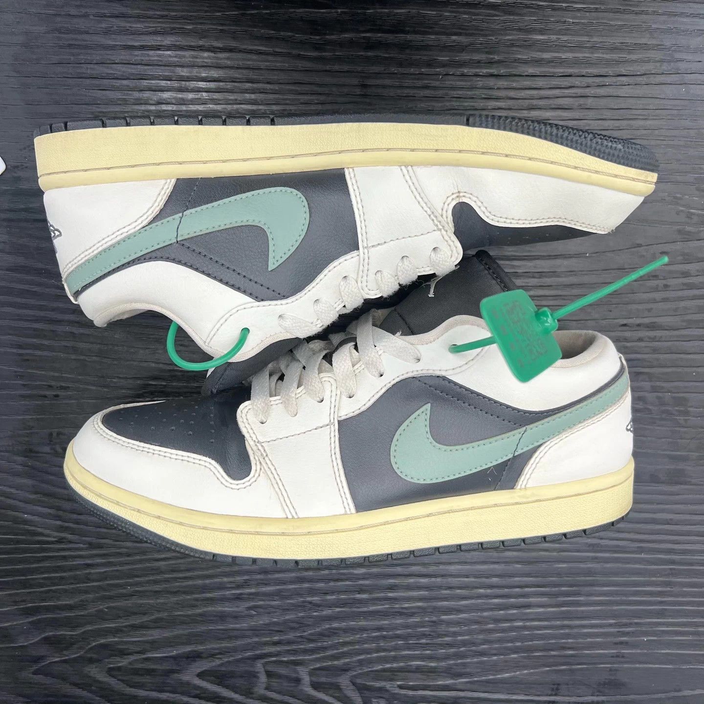 Other Air Jordan 1 Low Black Green SZ 42 w/ Box Size US 9 / EU 42 - 2 Thumbnail