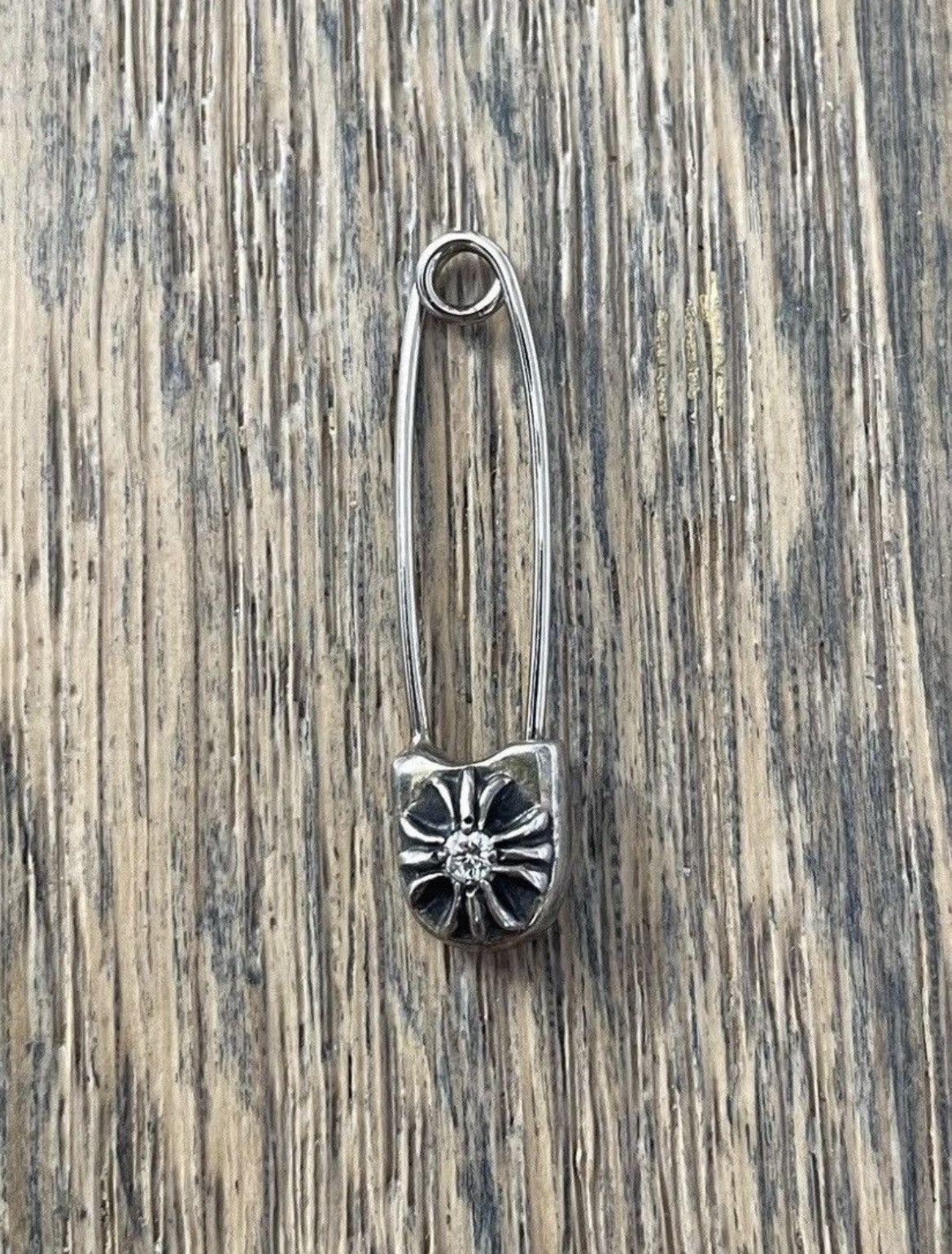 Chrome Hearts Chrome Hearts Diamond Safety Pin Size ONE SIZE - 1 Thumbnail