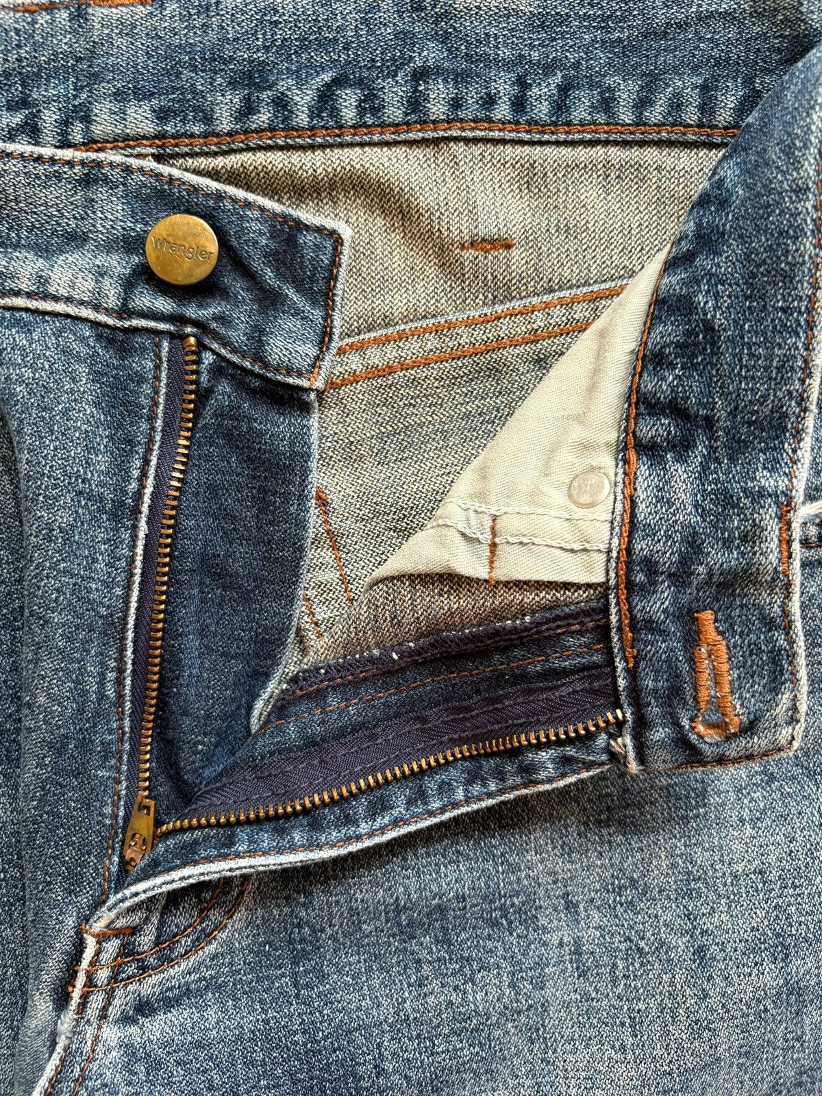 Wrangler Vintage Wrangler Mud Wash Distressed Bootcut Flare Jeans Size US 27 - 9 Thumbnail