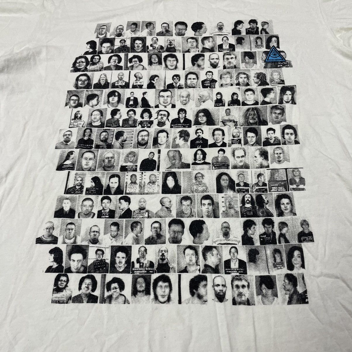 Vintage Vintage Y2K All Over Print Graphic Tee Mugshots Streetwear X Size US XL / EU 56 / 4 - 5 Thumbnail