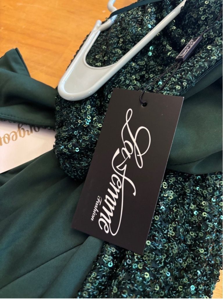 Other Women's La Femme Green Sequin Gown Size 8 Size M / US 6-8 / IT 42-44 - 7 Thumbnail