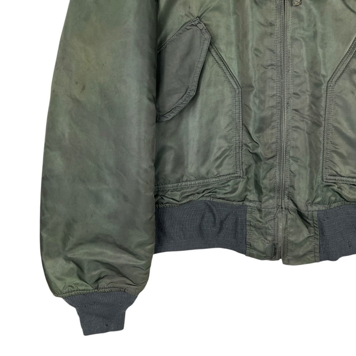 Alpha Industries Vintage alpha Cwu 45 P Bomber Jacket Made In Usa Size XL Size US XL / EU 56 / 4 - 5 Thumbnail