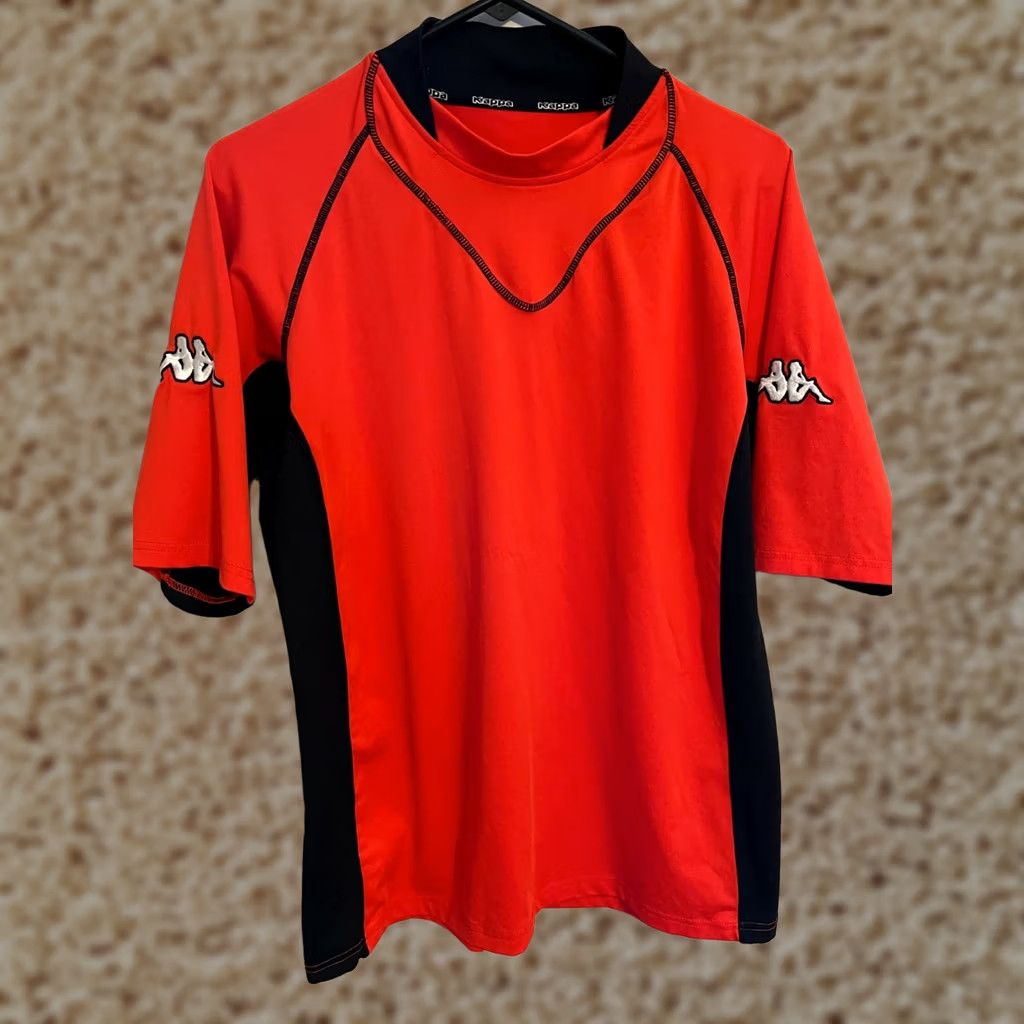 Kappa VINTAGE Kappa Shirt Men L Black Red Polyester Stretch Rash Guard Surf Sun T-Shirt Short Sleeve Crew Neck Logo Embroidered Size US L / EU 52-54 / 3 - 1 Thumbnail