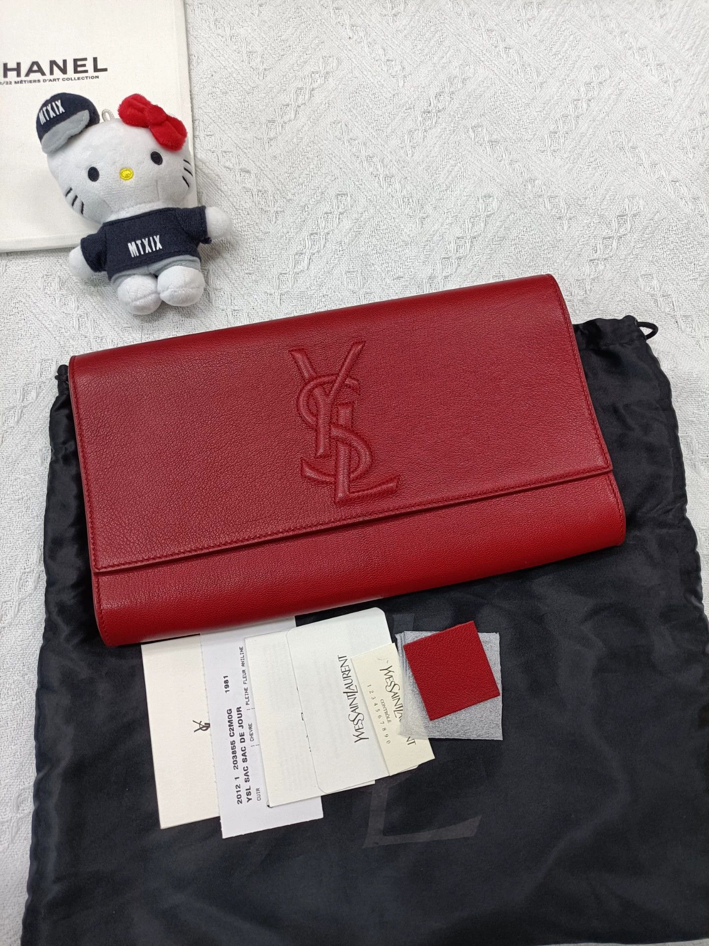 Yves Saint Laurent YSL Red Clutch 28x16.5 Size ONE SIZE - 1 Thumbnail