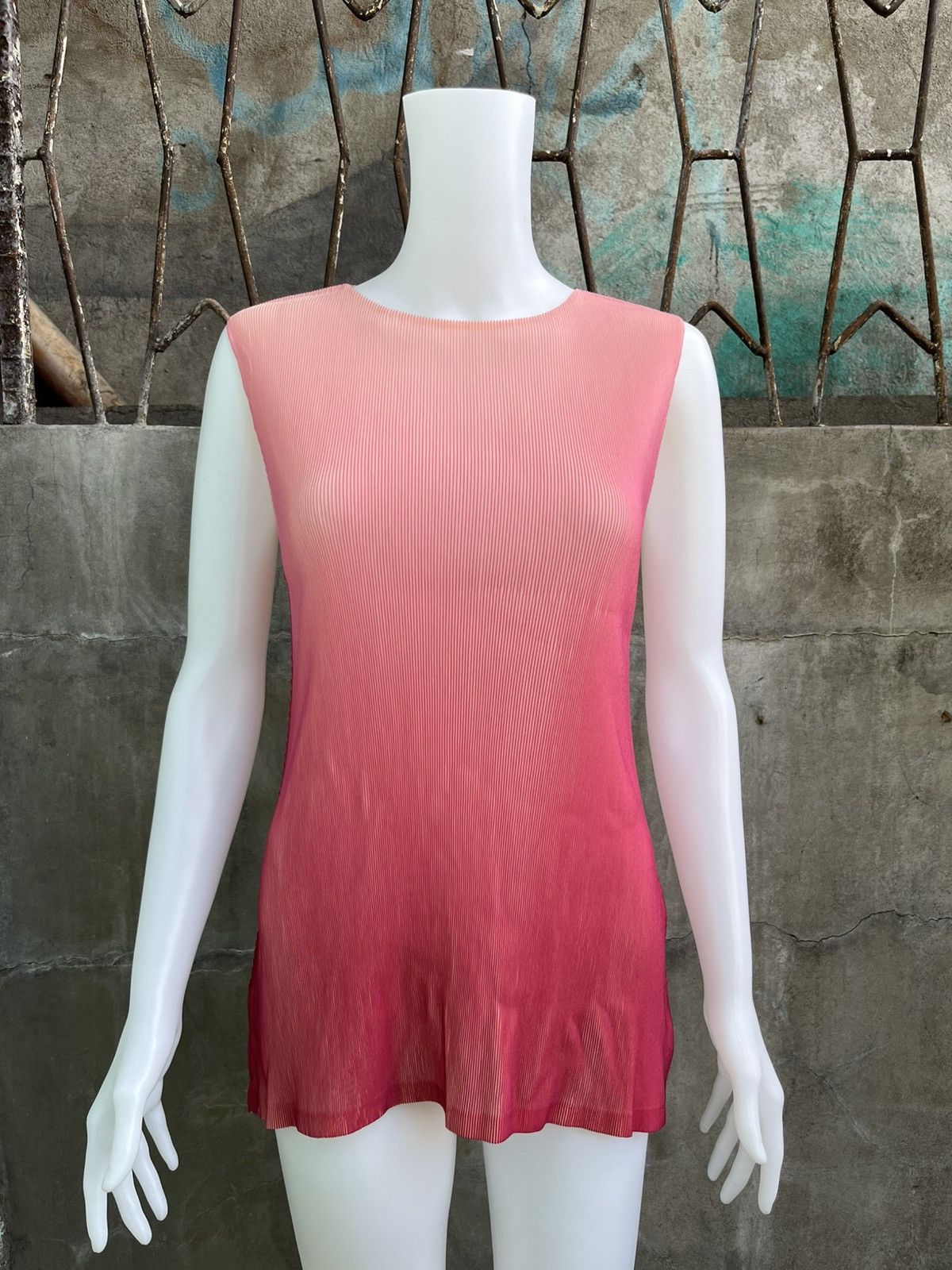Issey Miyake Pleated Ombre Sleeveless Top Size XXL / US 16-18 / IT 52-54 - 1 Thumbnail