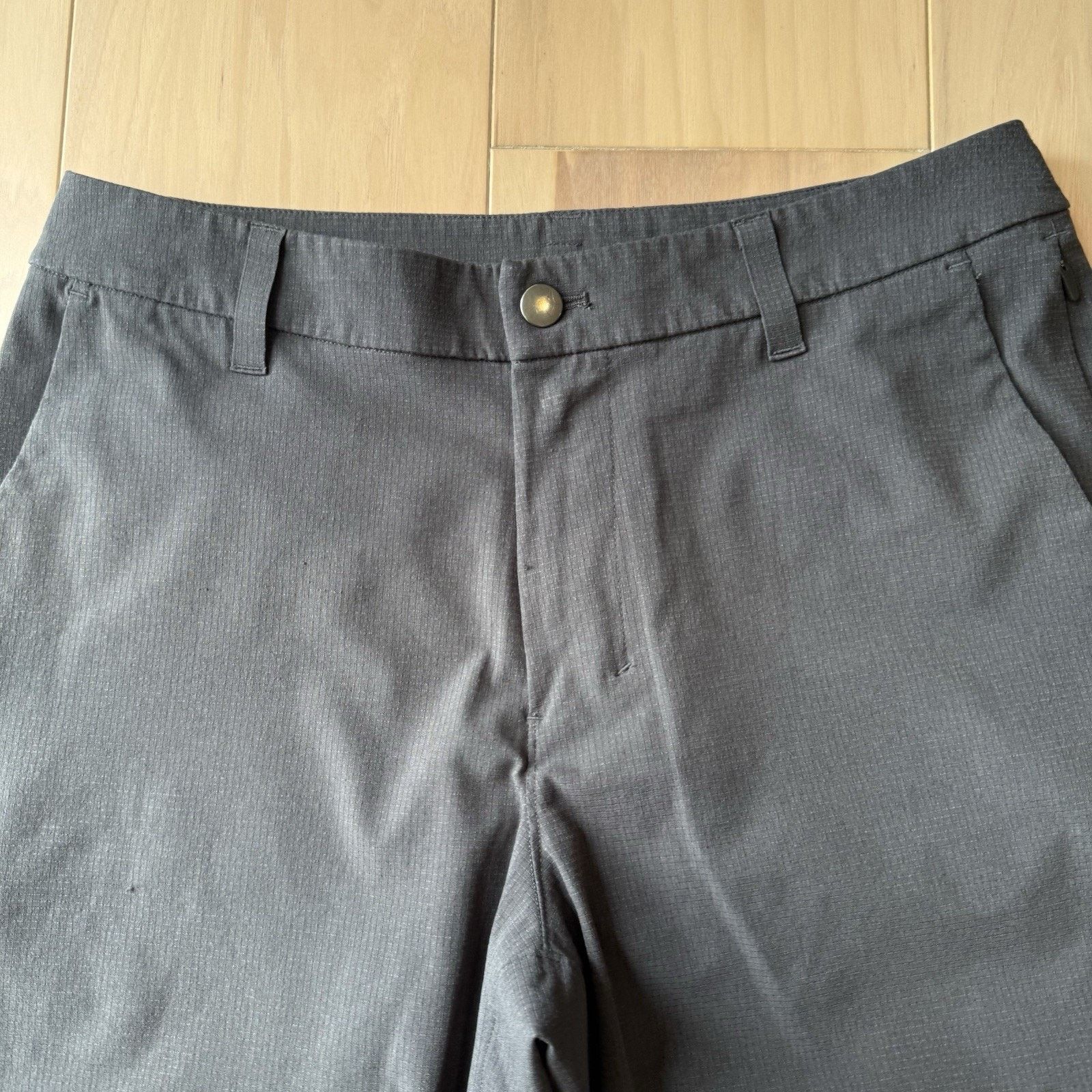Lululemon Lululemon Commission Shorts 30 Gray Workout Athleisure Size US 30 / EU 46 - 4 Thumbnail