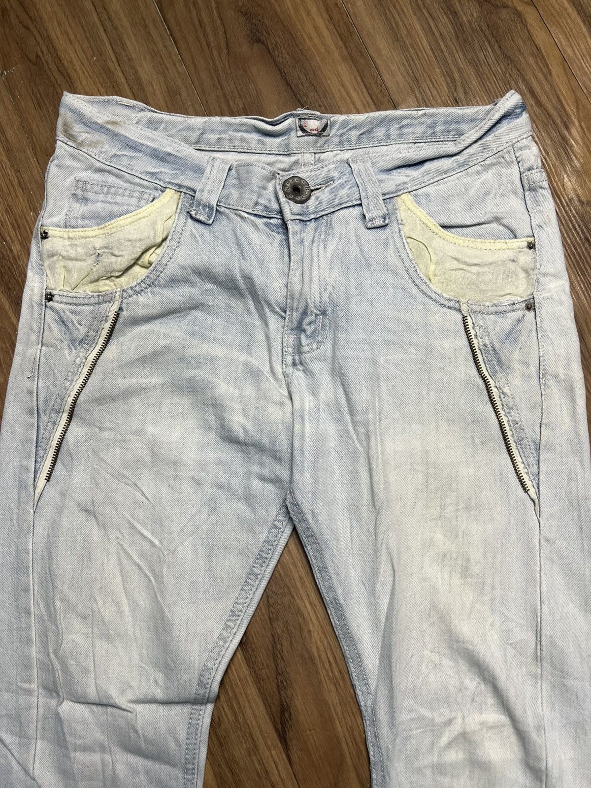 If Six Was Nine RARE Light Wash Jeans: Slanted Zip & Flap Pocket (43) Size 32" / US 10 / IT 46 - 3 Thumbnail