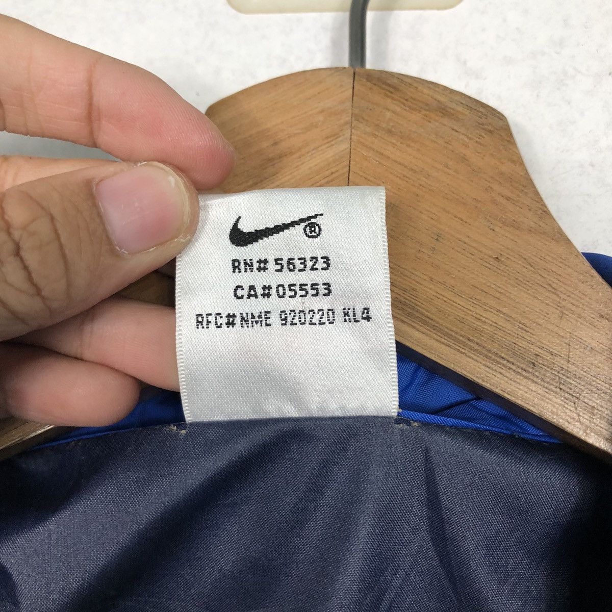 Nike Vintage Nike Swoosh Windbreaker — Electric Yellow Panel Size US M / EU 48-50 / 2 - 21 Thumbnail