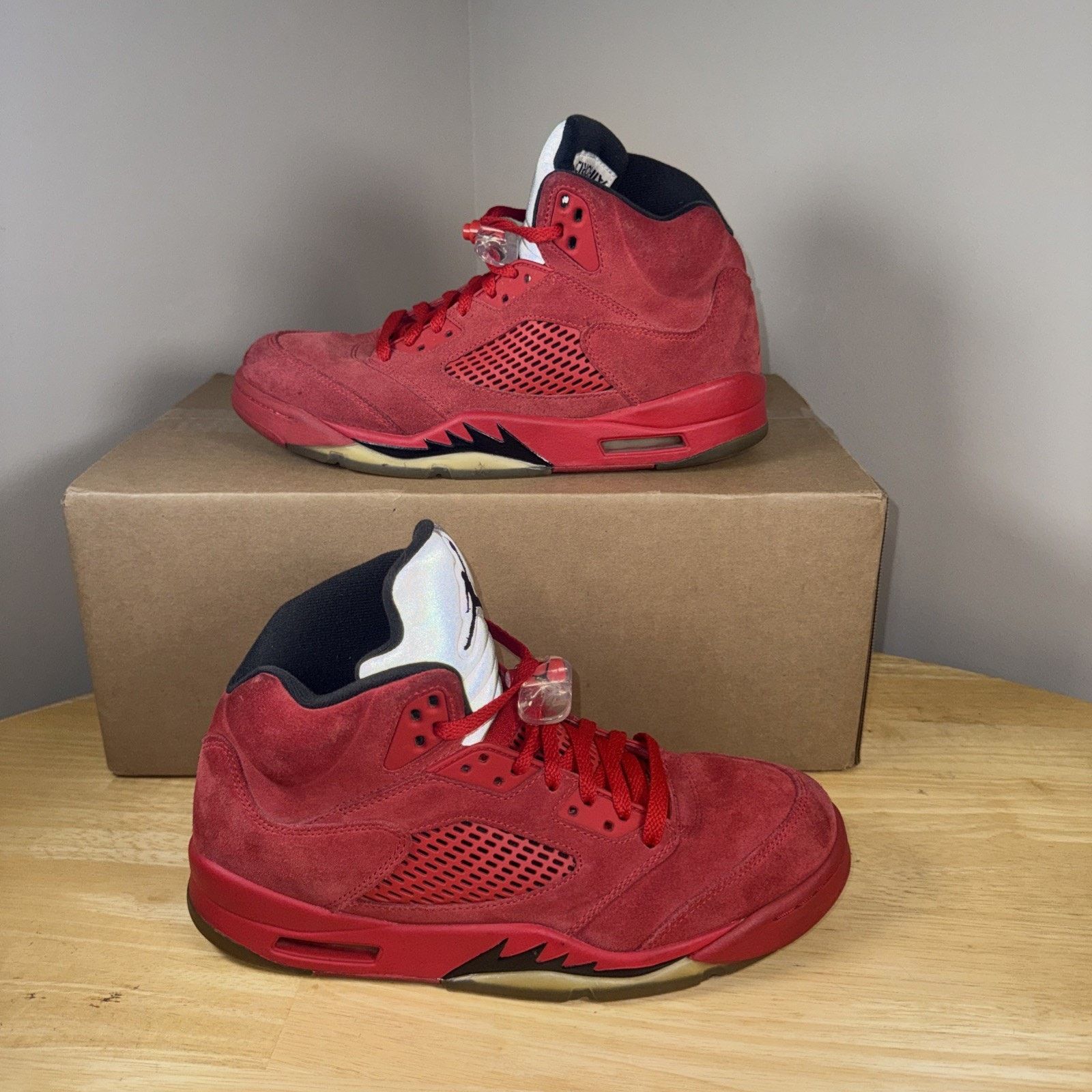 Jordan Brand Size 9.5 - Air Jordan 5 Retro Red Suede Pre-Owned No Box Size US 9.5 / EU 42-43 - 2 Thumbnail