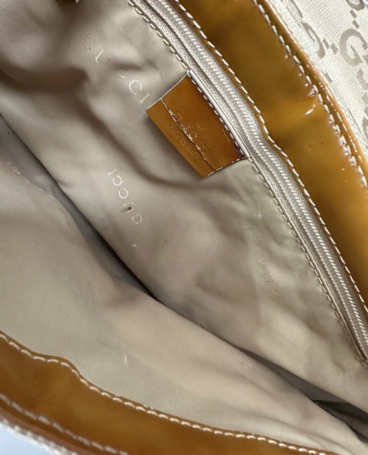 Gucci Gucci - Vintage GG Canvas Beige - Yellow Patent Leather Bag Size ONE SIZE - 17 Thumbnail