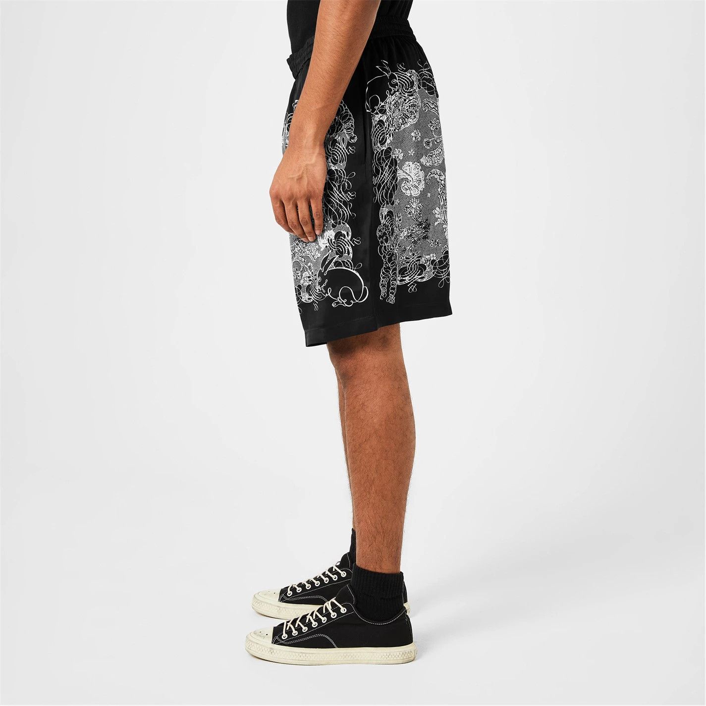 Acne Studios o1g2r1mq0825 Print Shorts in Multicolor Size US 32 / EU 48 - 3 Thumbnail