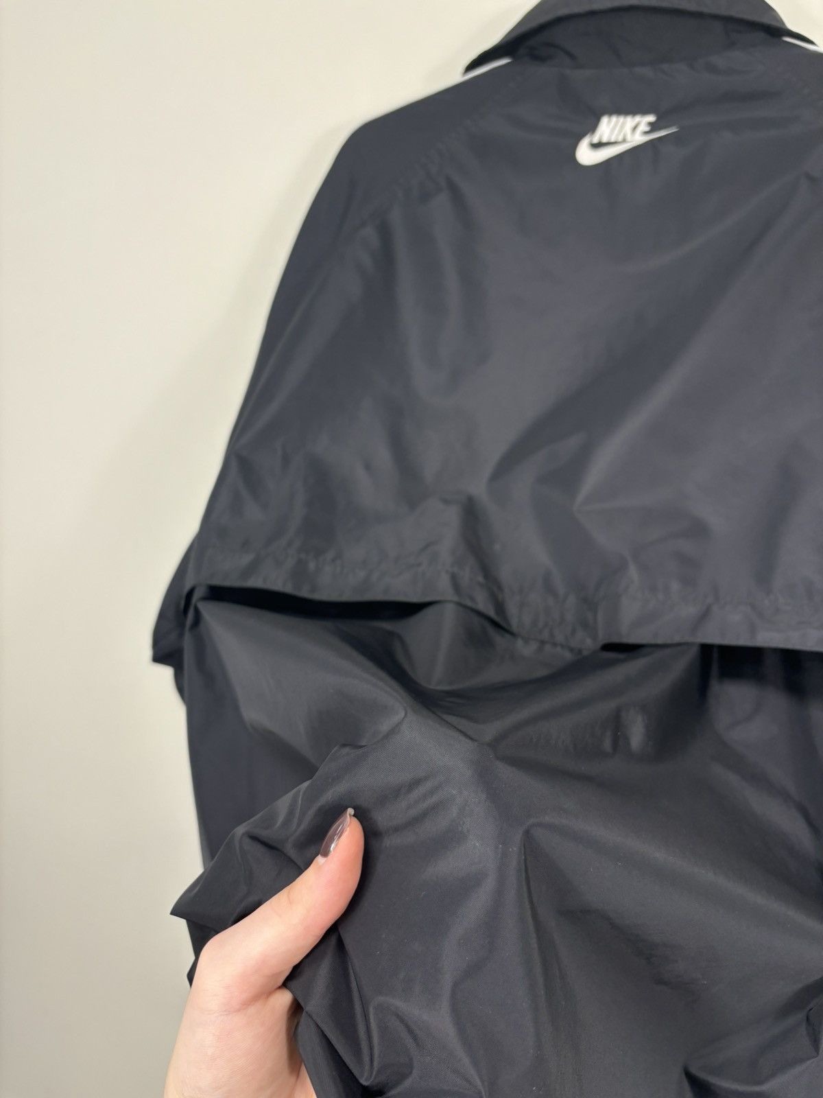 Nike Vintage 90s Nike Y2K Swoosh Retro Hype Full Zip Nylon Jacket Size US L / EU 52-54 / 3 - 18 Thumbnail