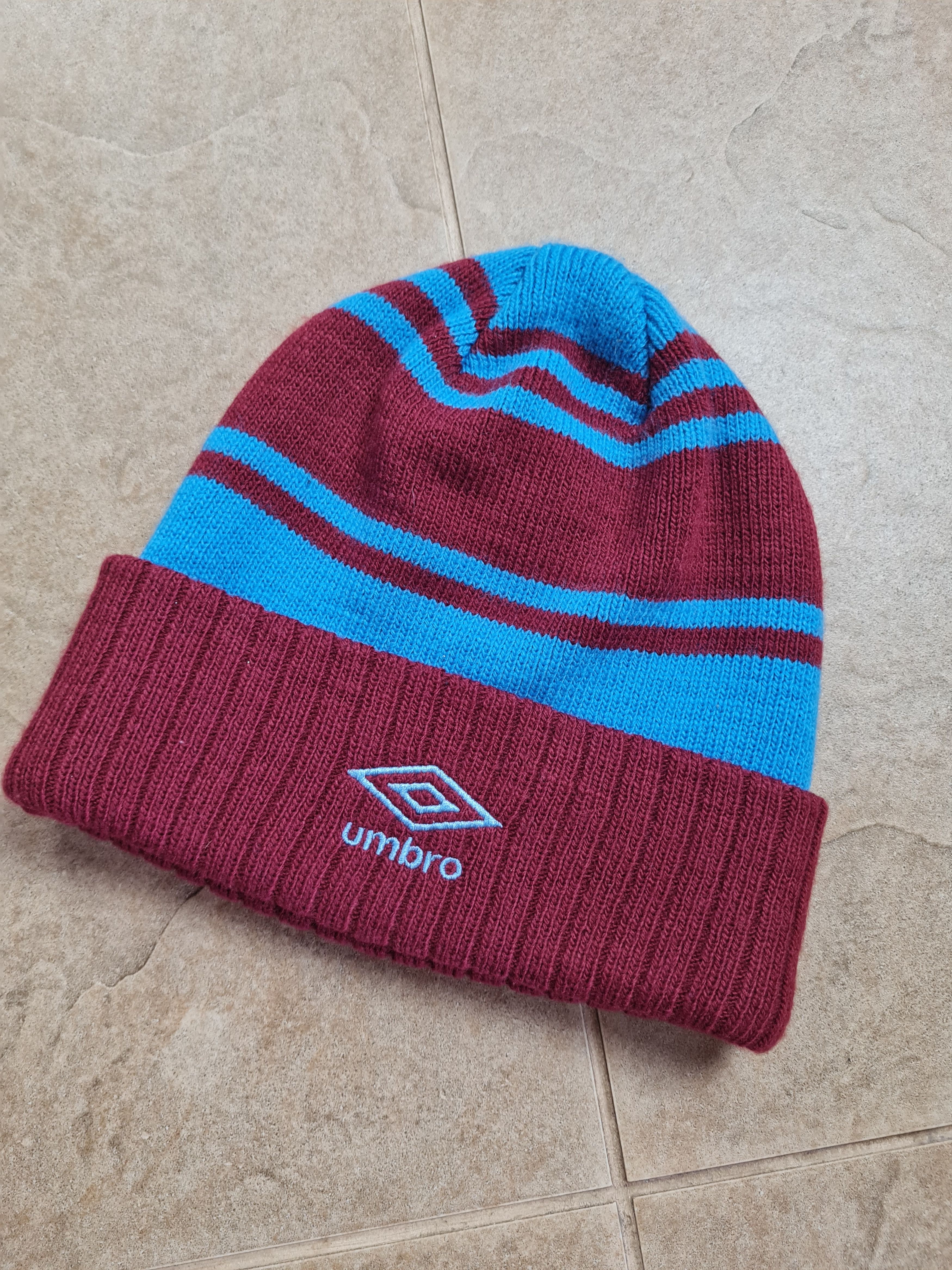 Umbro Knitted hat caps UMBRO WEST HAM UNITED FC Reversable Beanie Size ONE SIZE - 2 Thumbnail