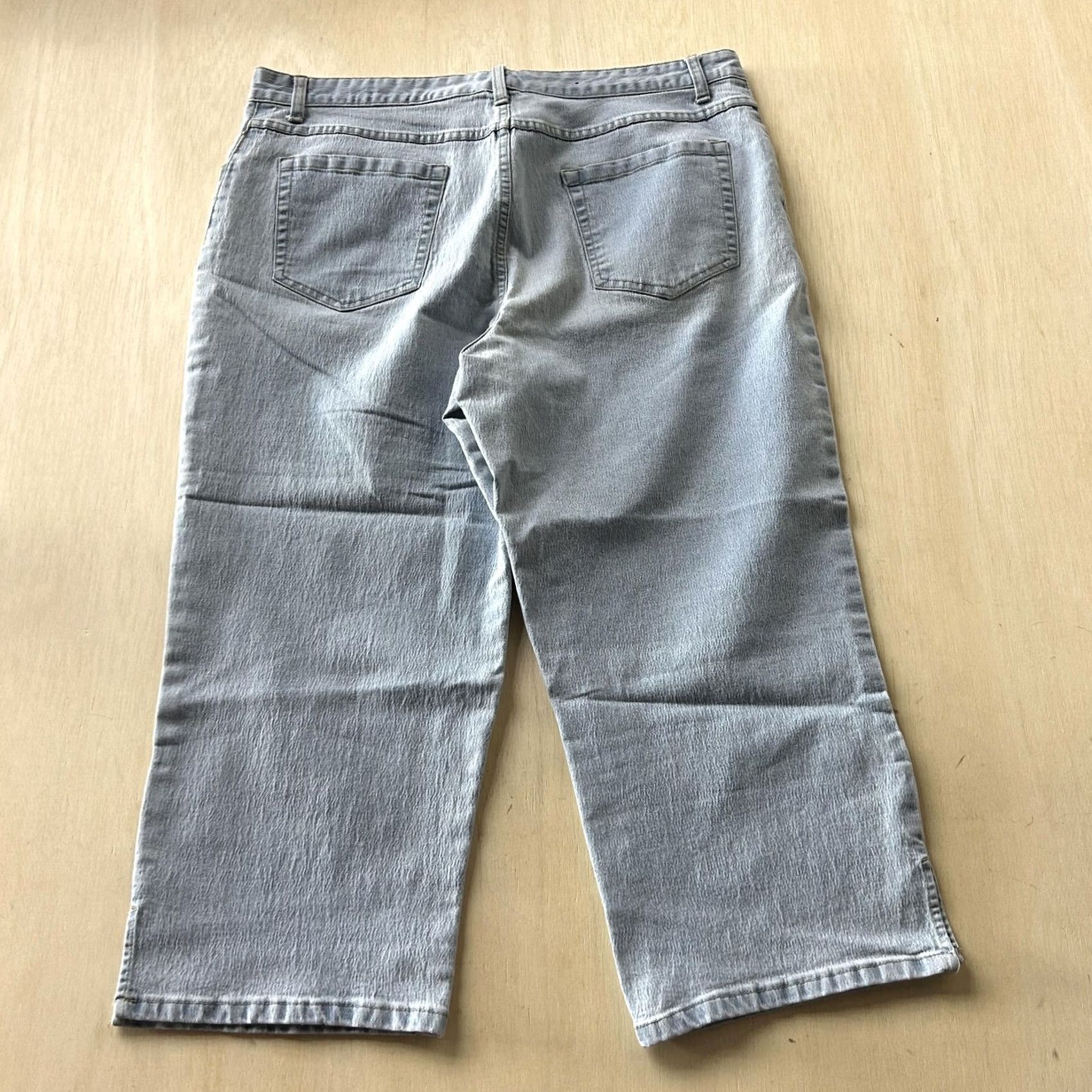 Cherokee Cherokee Jeans Womens 16 Blue Relaxed Straight Capri Light Wash Stretch Denim Size 38" / US 16 / IT 52 - 3 Thumbnail