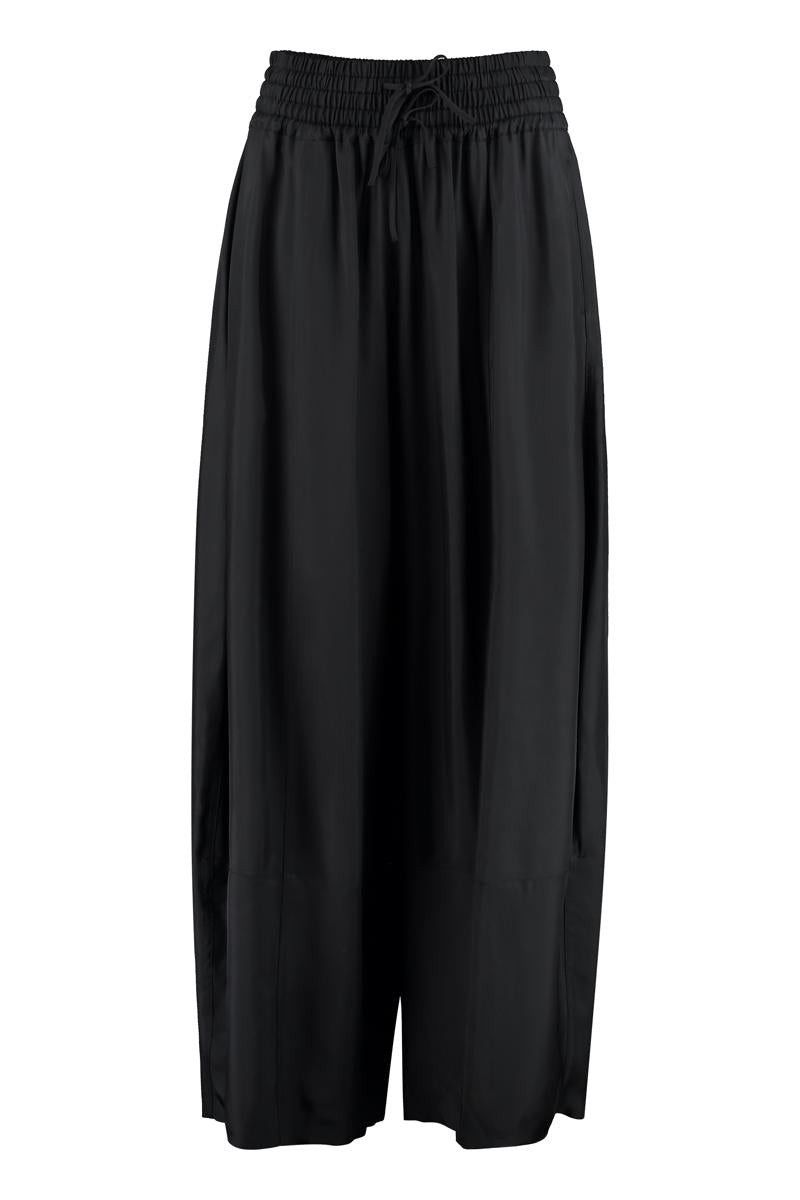 o1y1025 Jogger in Black