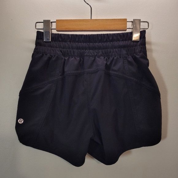 Lululemon Lululemon Athletica Tracker Black Shorts - Size 4 Size 27" / US 4 / IT 40 - 1 Thumbnail