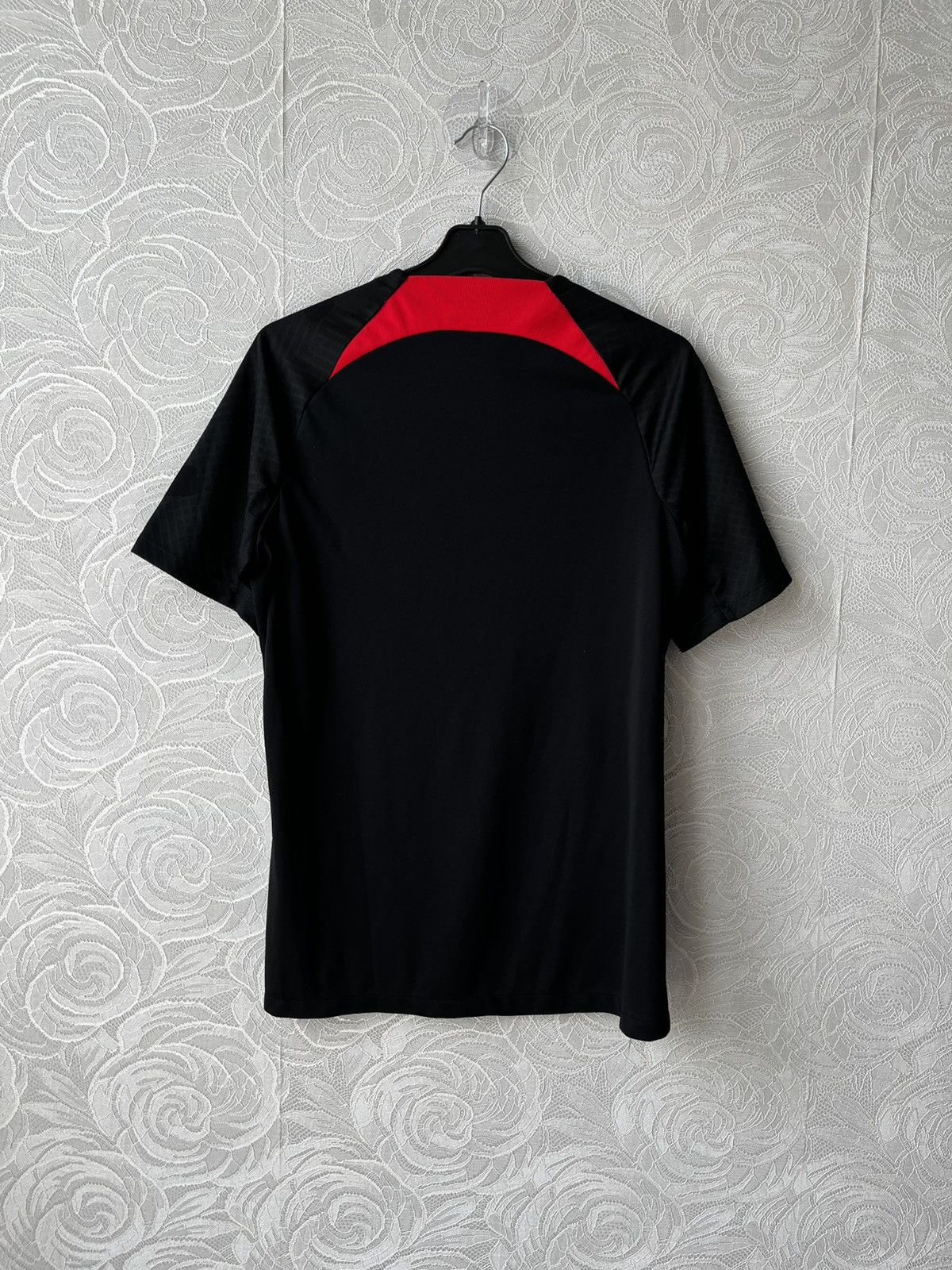Nike Nike 2022-2023 Liverpool FC Strike Training Jersey T Shirt Size US S / EU 44-46 / 1 - 4 Thumbnail