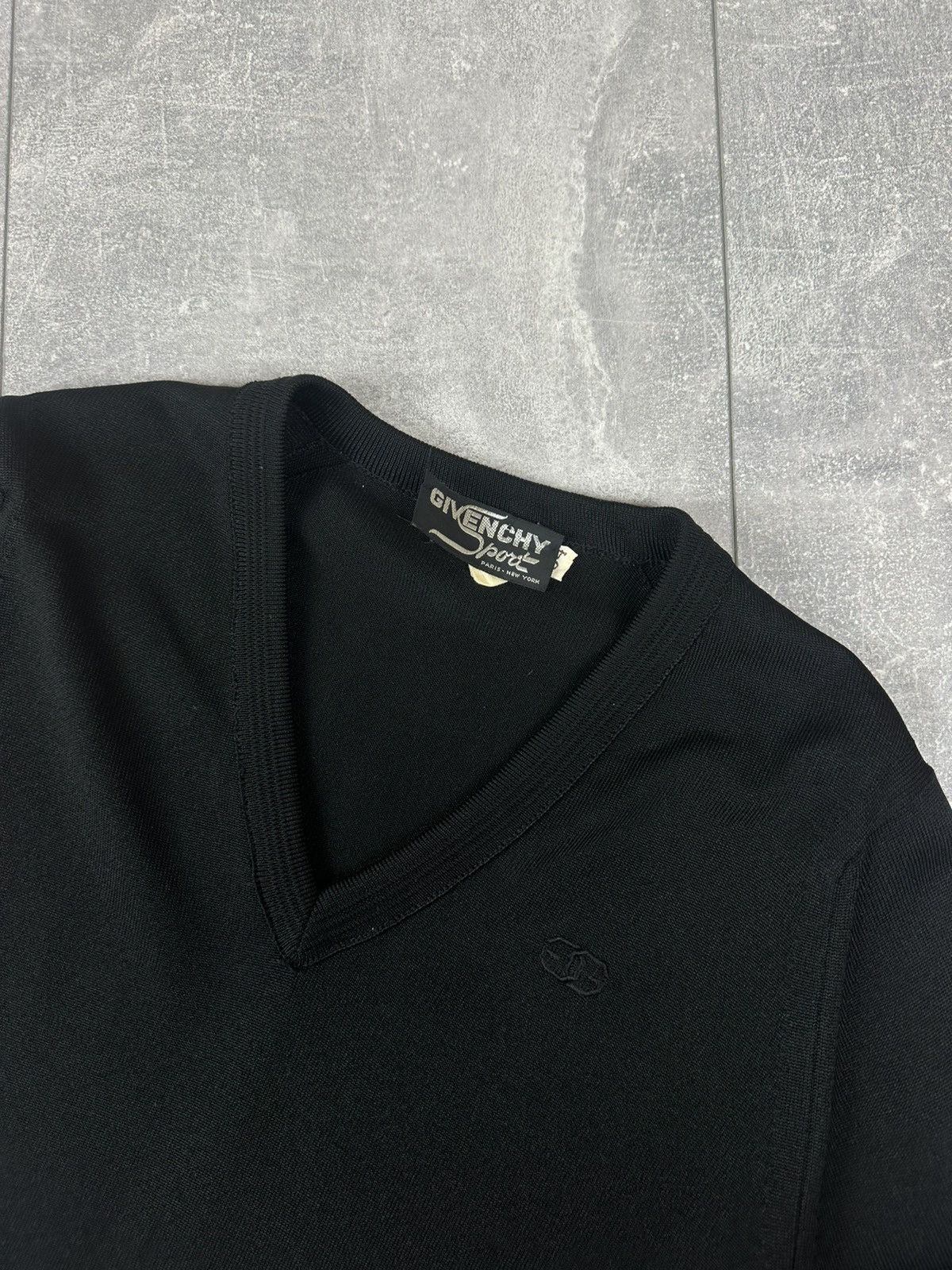 Givenchy Givenchy Sport Paris V-Neck Sweater Vintage Retro 80S Size XS / US 0-2 / IT 36-38 - 2 Thumbnail