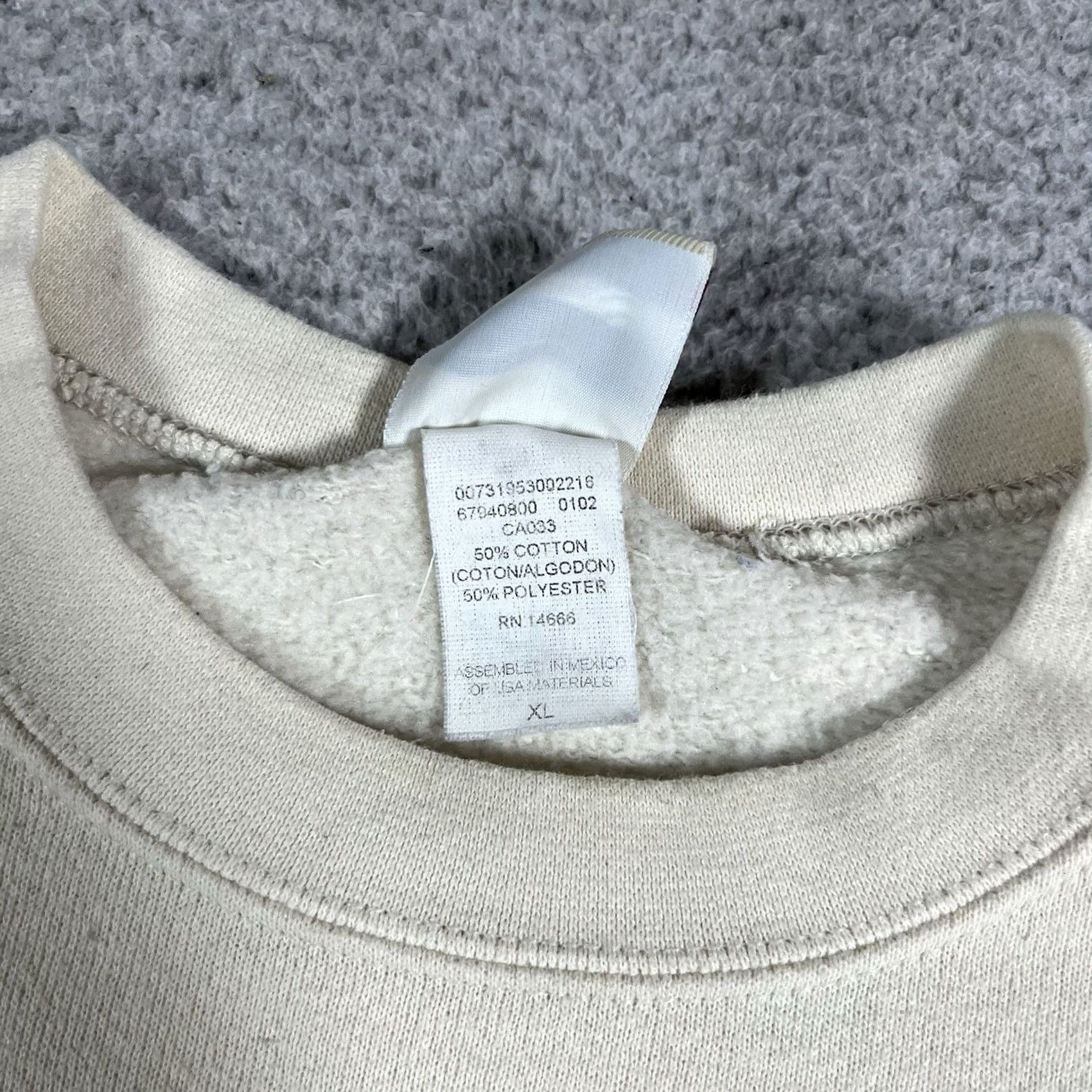 Lee VINTAGE Pfizer Sweatshirt Mens XL Cream Pullover Crewneck Logo Embroidered 80s 90s Retro USA Winter Fall Spring Baggy Regular Mens Size US XL / EU 56 / 4 - 5 Thumbnail