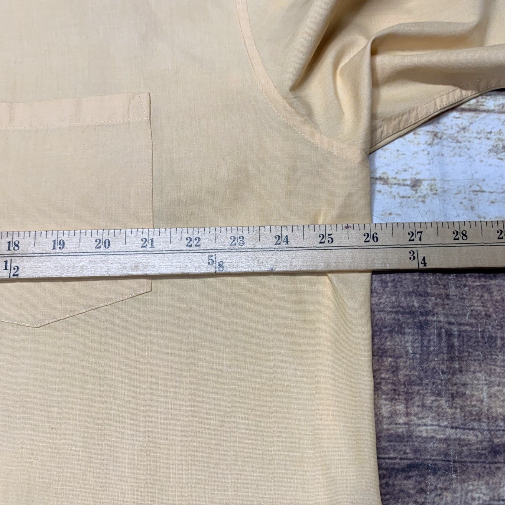 Izod IZOD Shirt Mens Yellow Gold XL Long Sleeve Button-Up Casual Plaid Logo Pocket - Regular Fit Size US XL / EU 56 / 4 - 6 Thumbnail