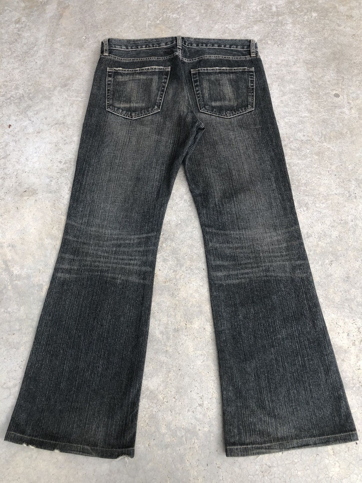 If Six Was Nine Japanese Uniqlo Flared Jeans Distressed Jeans Broken Denim Size US 34 / EU 50 - 2 Thumbnail