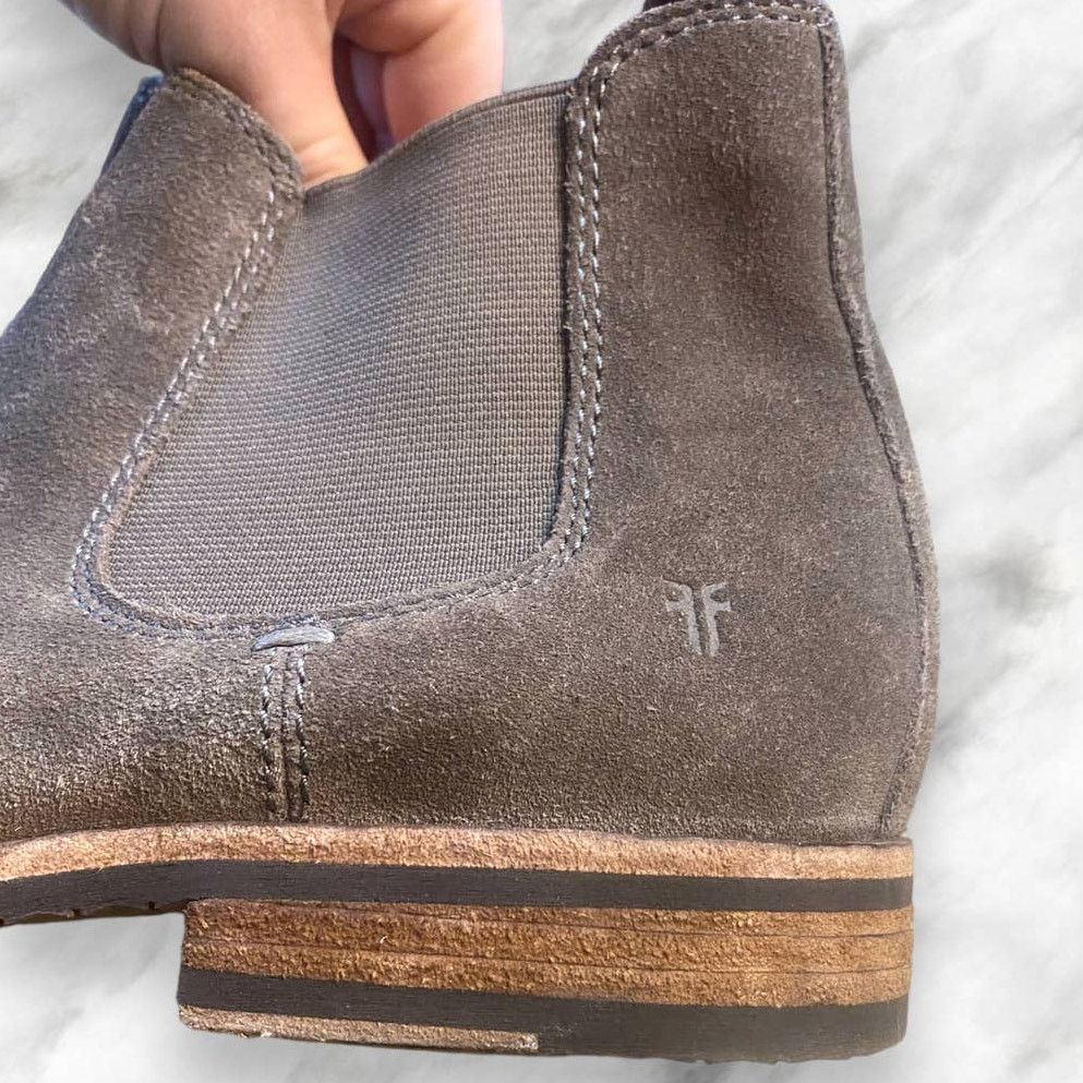 Frye Frye Men's Gray Beige Genuine Suede Chelsea Boots Size 8.5 Size US 8.5 / EU 41-42 - 9 Thumbnail
