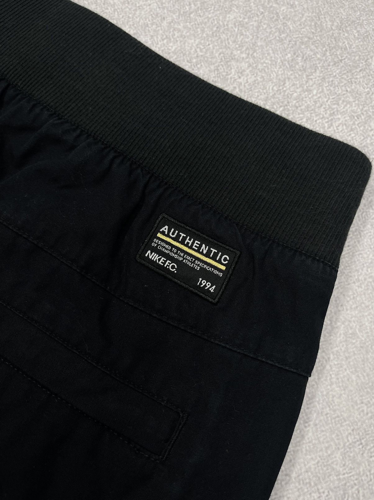 Nike Mens Nike F.C. Woven Venom Cargo Shorts Black Y2K Size US 34 / EU 50 - 5 Thumbnail