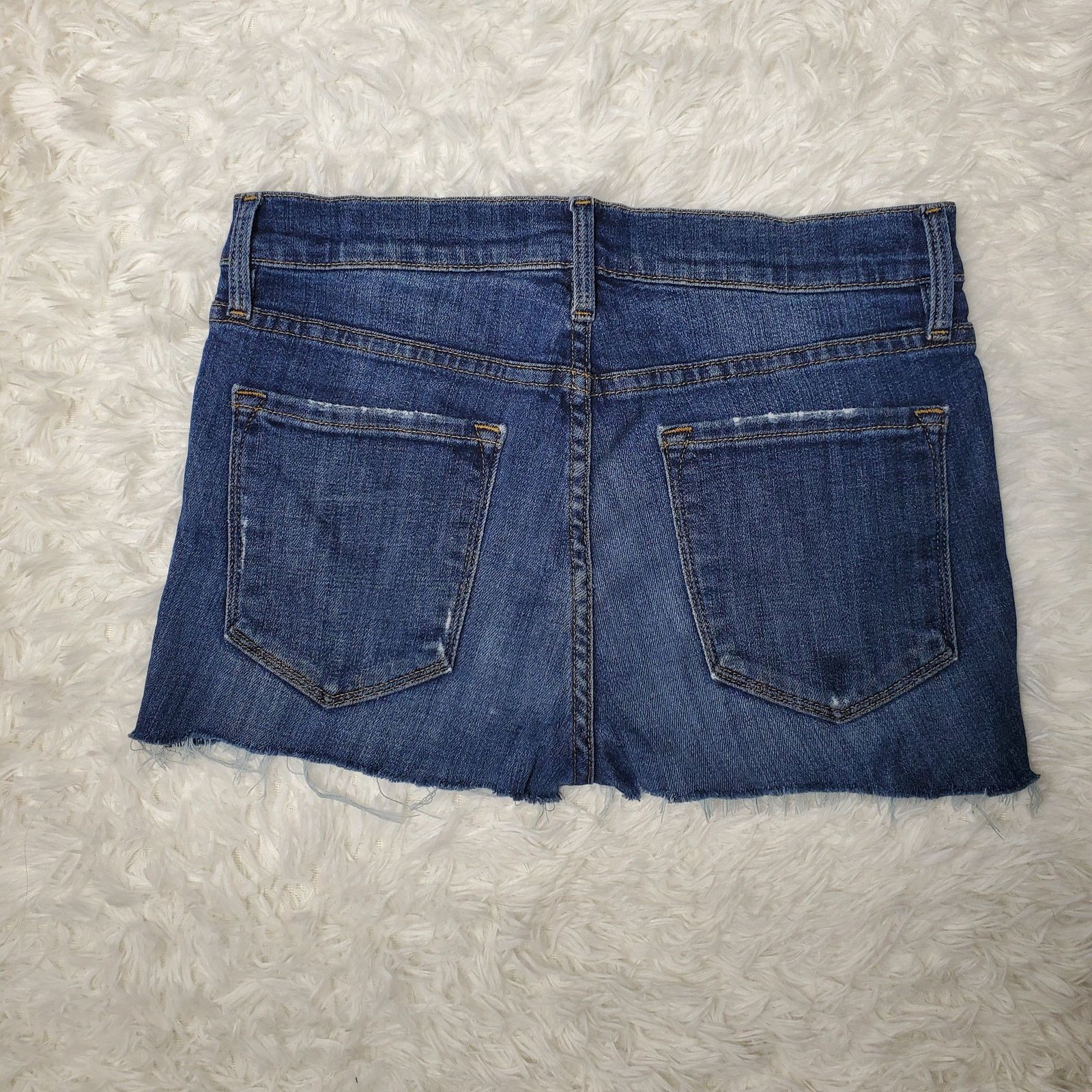 Frame Frame Denim Cutoff Jean Shorts 28 / 6 Size 28" / US 6 / IT 42 - 2 Thumbnail