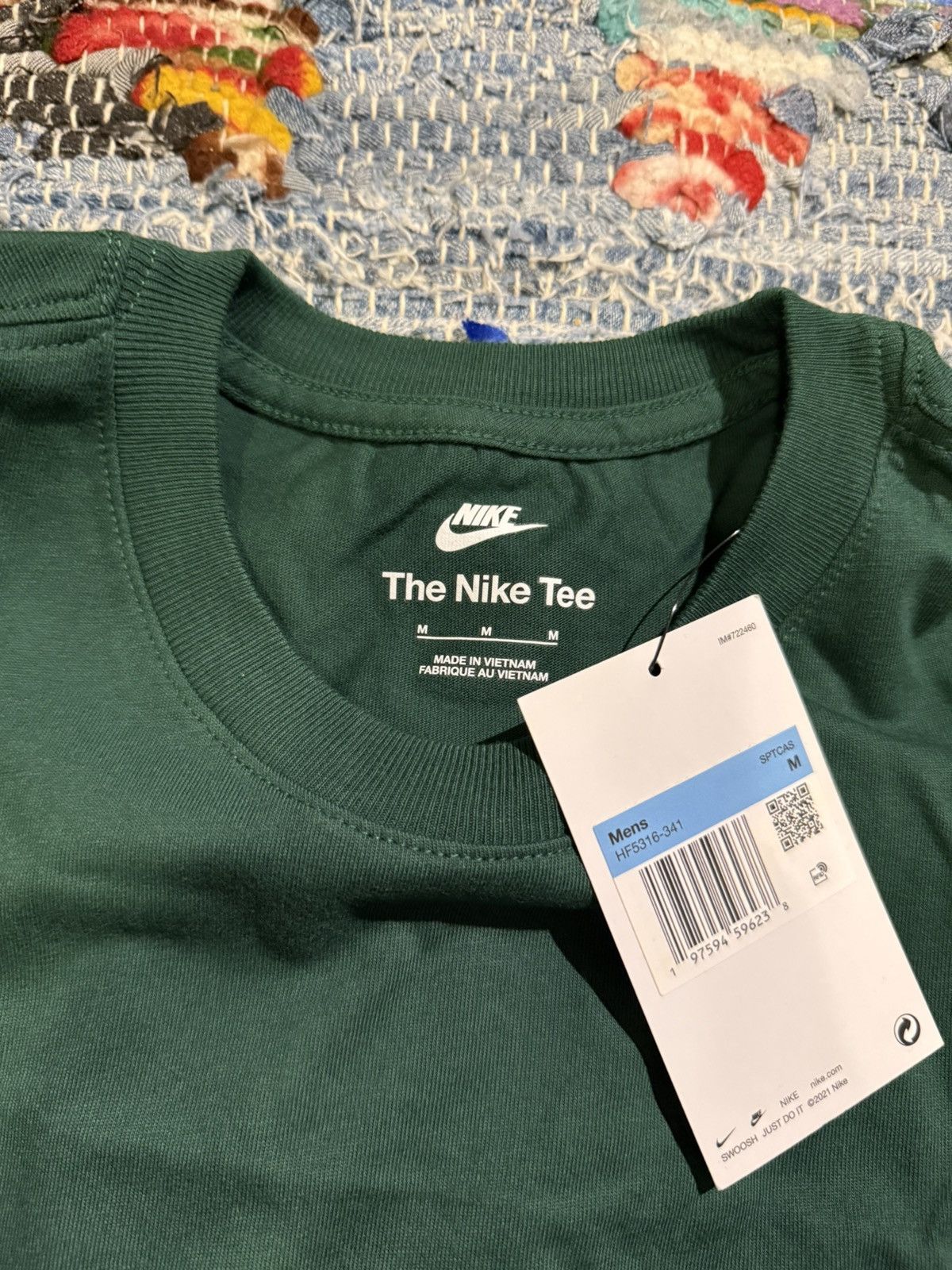 Nike Nike City Exclusive - Vietnam- tee size M Size US M / EU 48-50 / 2 - 8 Thumbnail