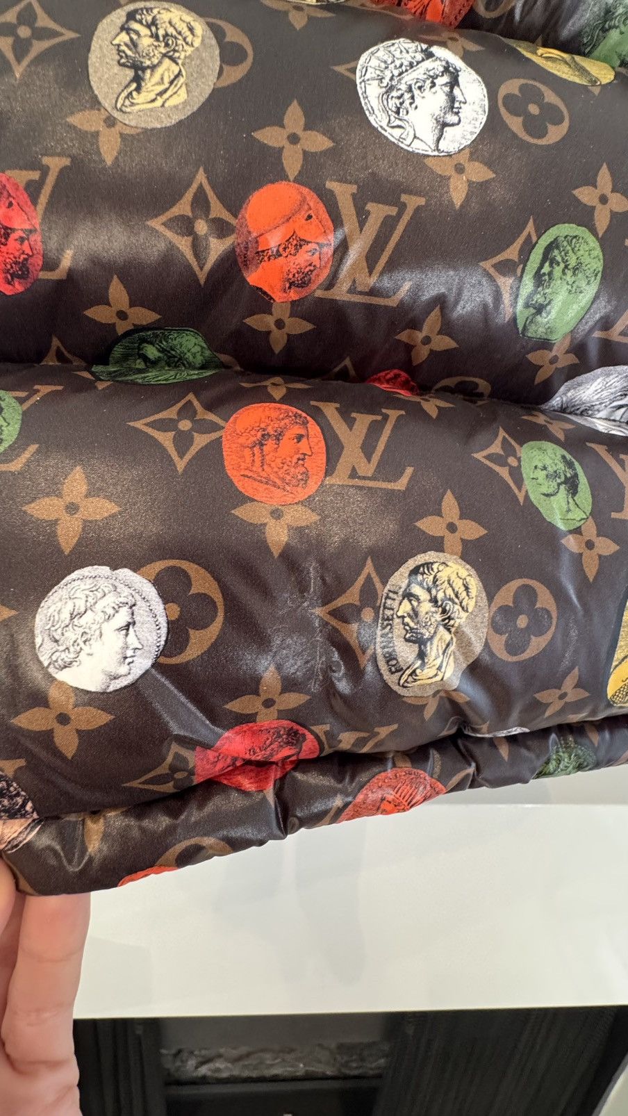 Louis Vuitton Louis Vuitton x Fornasetti Down Puffer Jacket Size XS / US 0-2 / IT 36-38 - 14 Thumbnail
