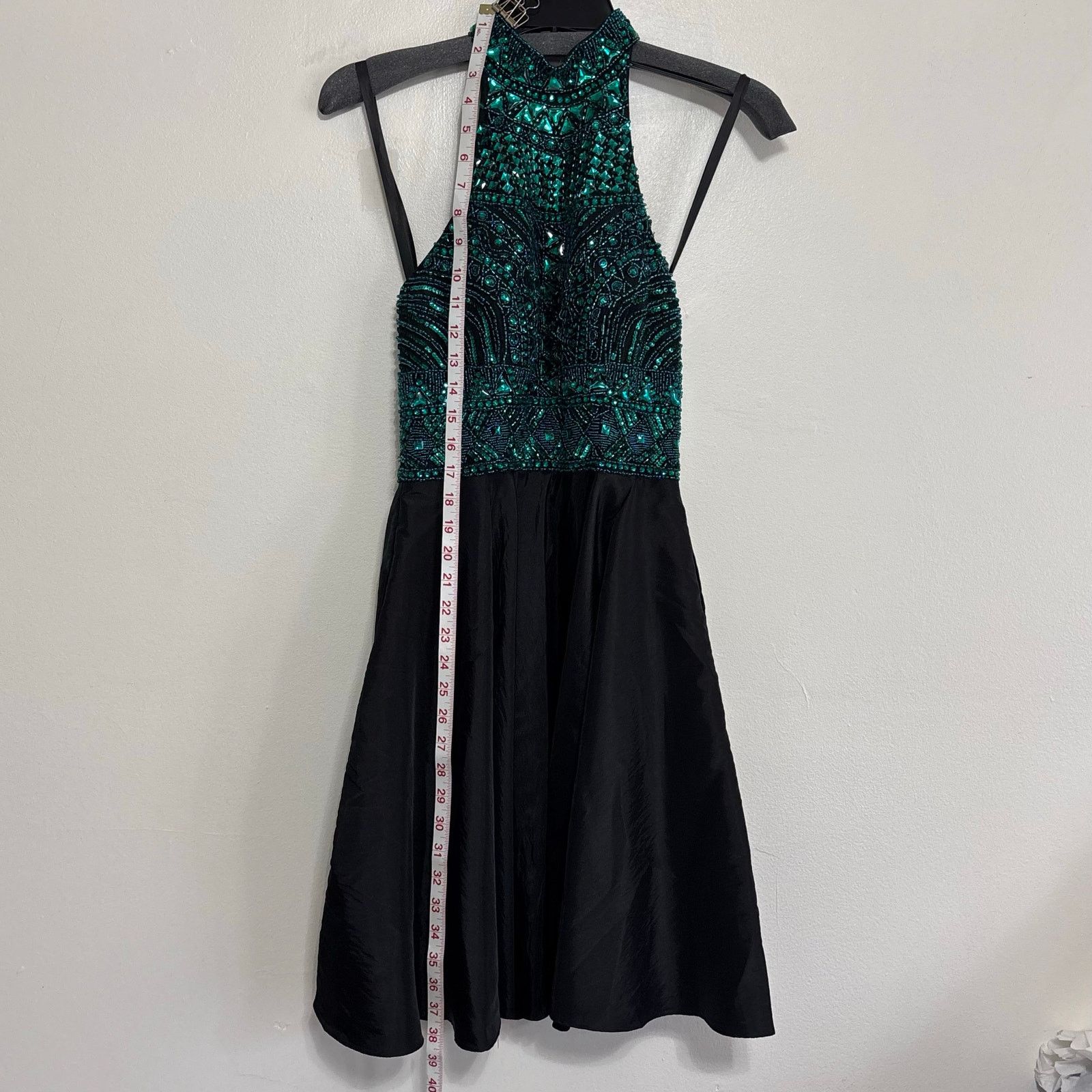 Other Milano Formals Emerald Sequin Halter Prom Dress 2 Size XS / US 0-2 / IT 36-38 - 3 Thumbnail