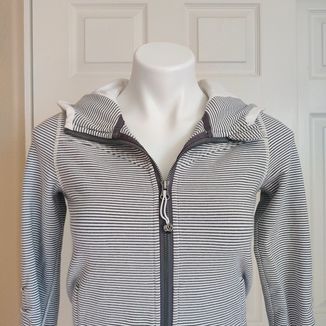 Lululemon Bliss Break Hoodie sz 4 Size S / US 4 / IT 40 - 4 Thumbnail