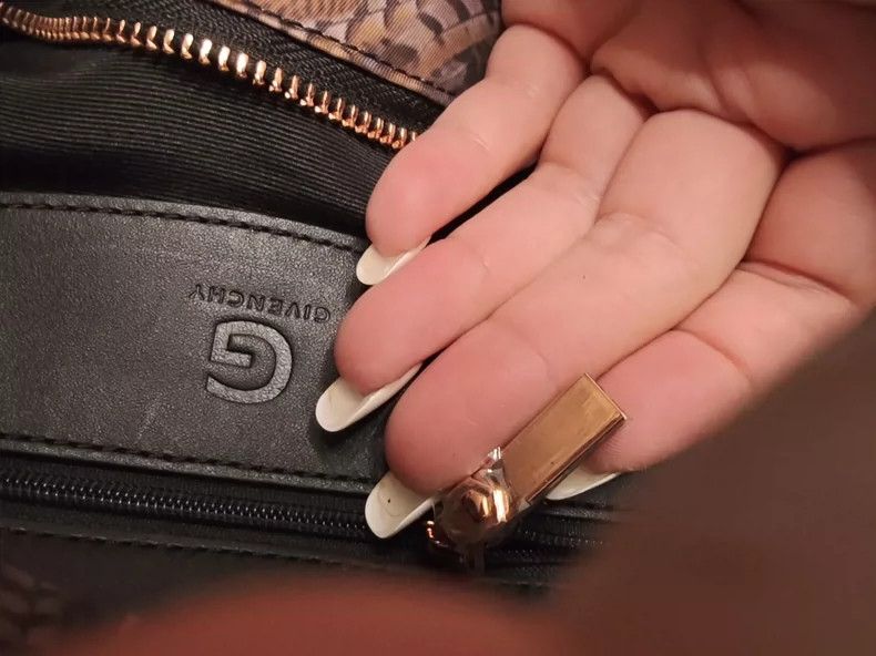 Givenchy Givenchy Shark Tooth Black Leather Bag, Handheld or Single Size ONE SIZE - 4 Thumbnail