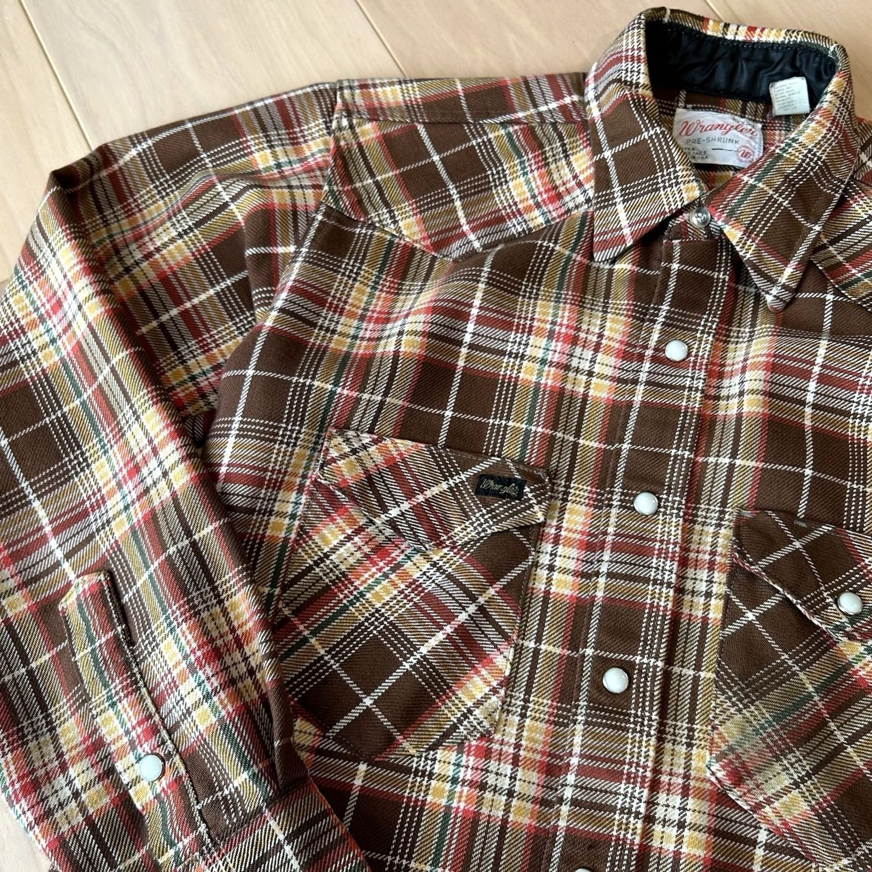 Wrangler VINTAGE Wrangler Shirt Men 15x33 Pearl Snap Plaid Flannel Distressed Button-Up Western Cowboy 60s 70s Hipster USA Shacket Regular Mens Size US M / EU 48-50 / 2 - 3 Thumbnail