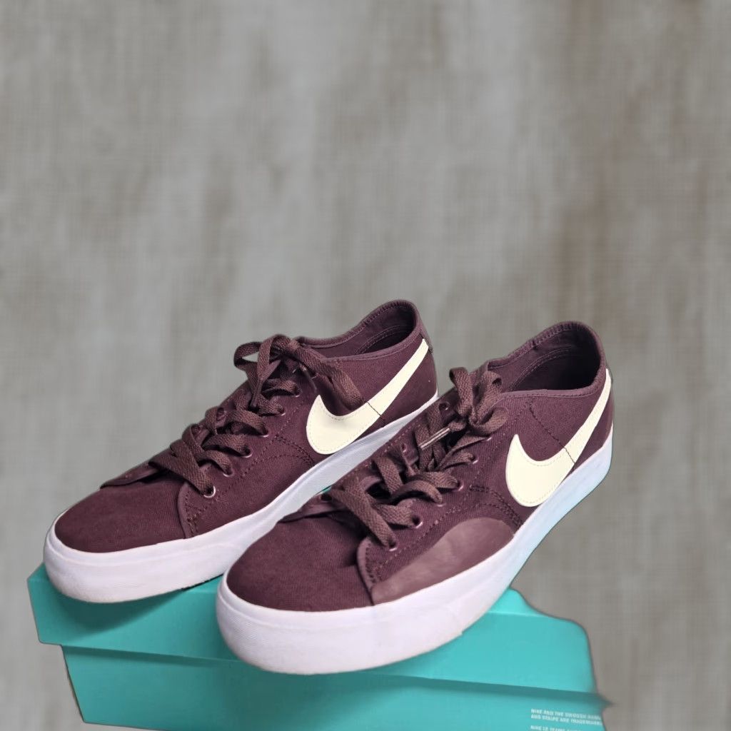 Nike Nike SB Blazer Court Sneaker Men 9 Red White CV1658-601 Shoes Boys/Girls Size M / US 6-8 / IT 42-44 - 1 Thumbnail