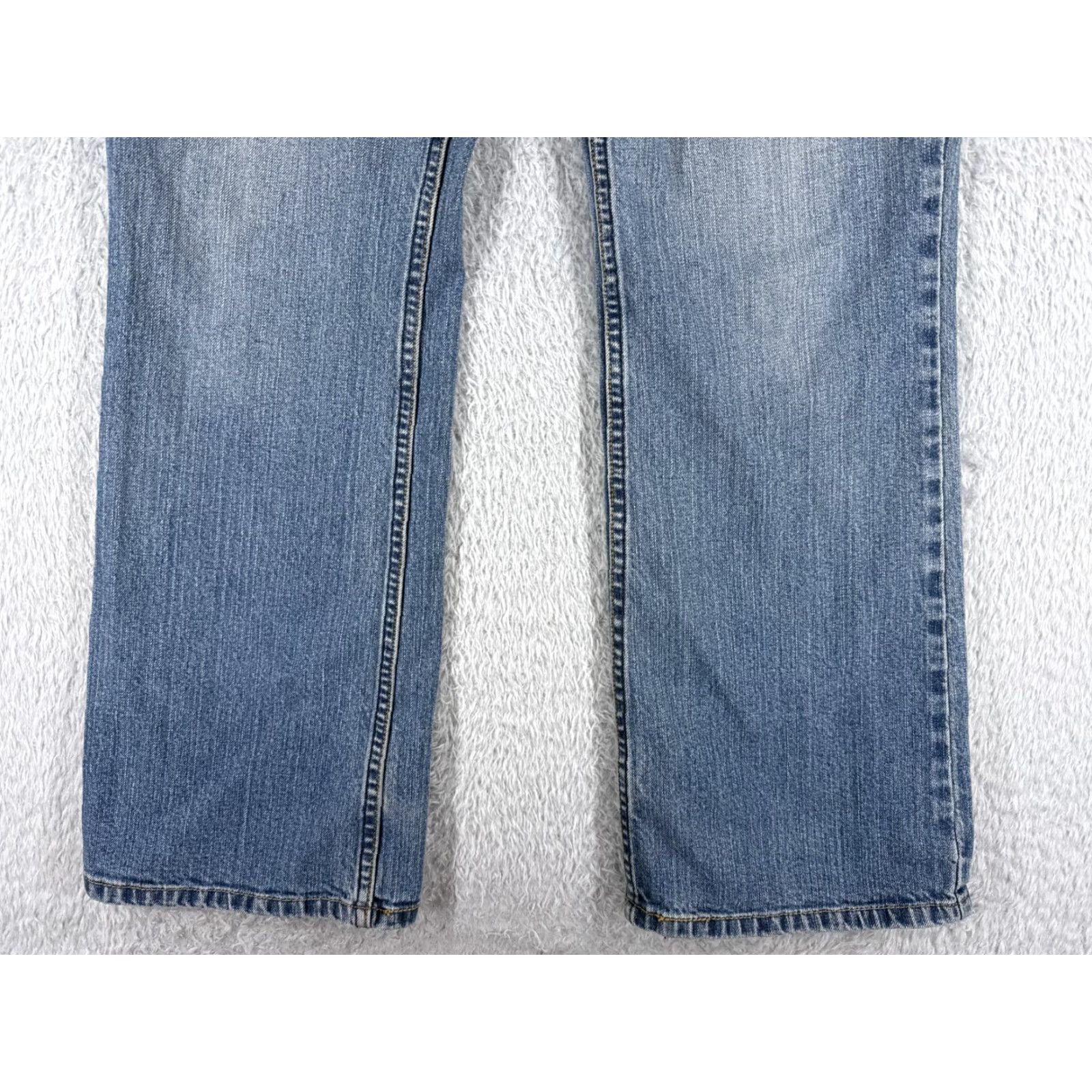 Levi's Levis Jeans Womens 10 Blue Denim Bootcut Mid Rise Cotton Blend 30x30 Regular 5-Pocket Design Western Fashion Mens? Wait. end. Size 32" / US 10 / IT 46 - 2 Thumbnail