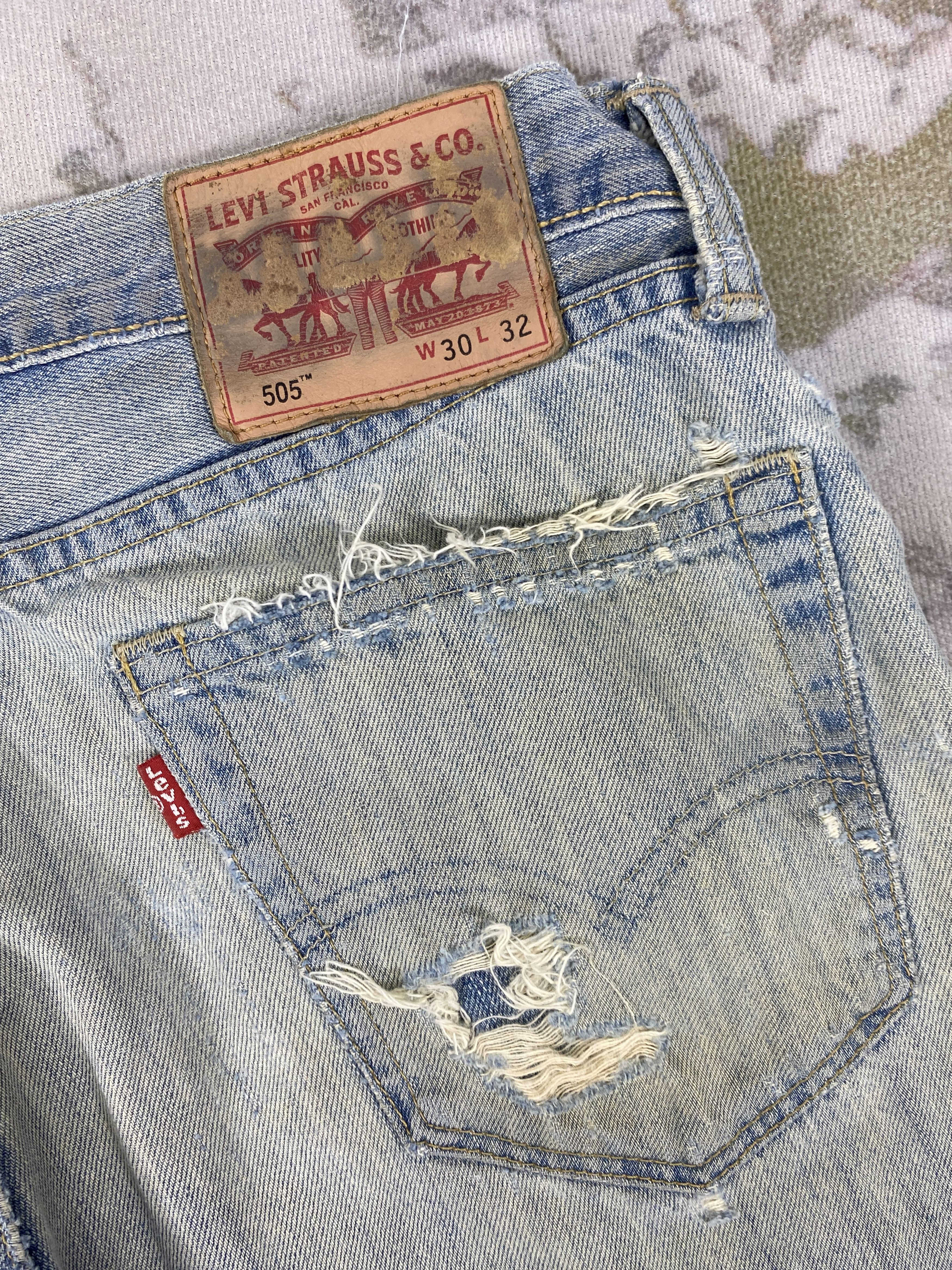 Levi's Distressed Blue Vintage Levi's 505 Jeans 32x31.5 - JN3549 Size US 32 / EU 48 - 12 Thumbnail