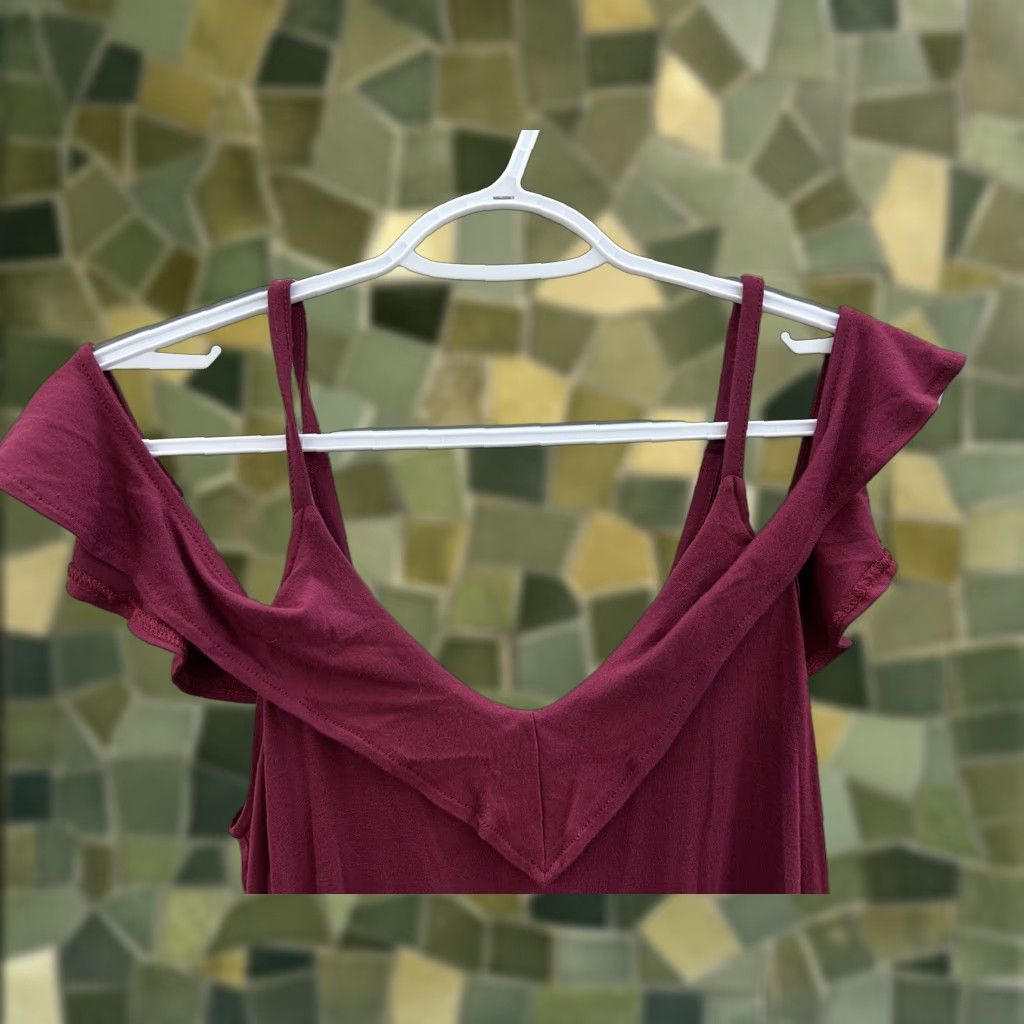 Vintage **Aeropostale Maroon Cold Shoulder Romper Size XS** User: **Vintage Aeropostale Maroon Cold Shoulder Romper Size XS** Size 26" / US 2 / IT 38 - 1 Thumbnail