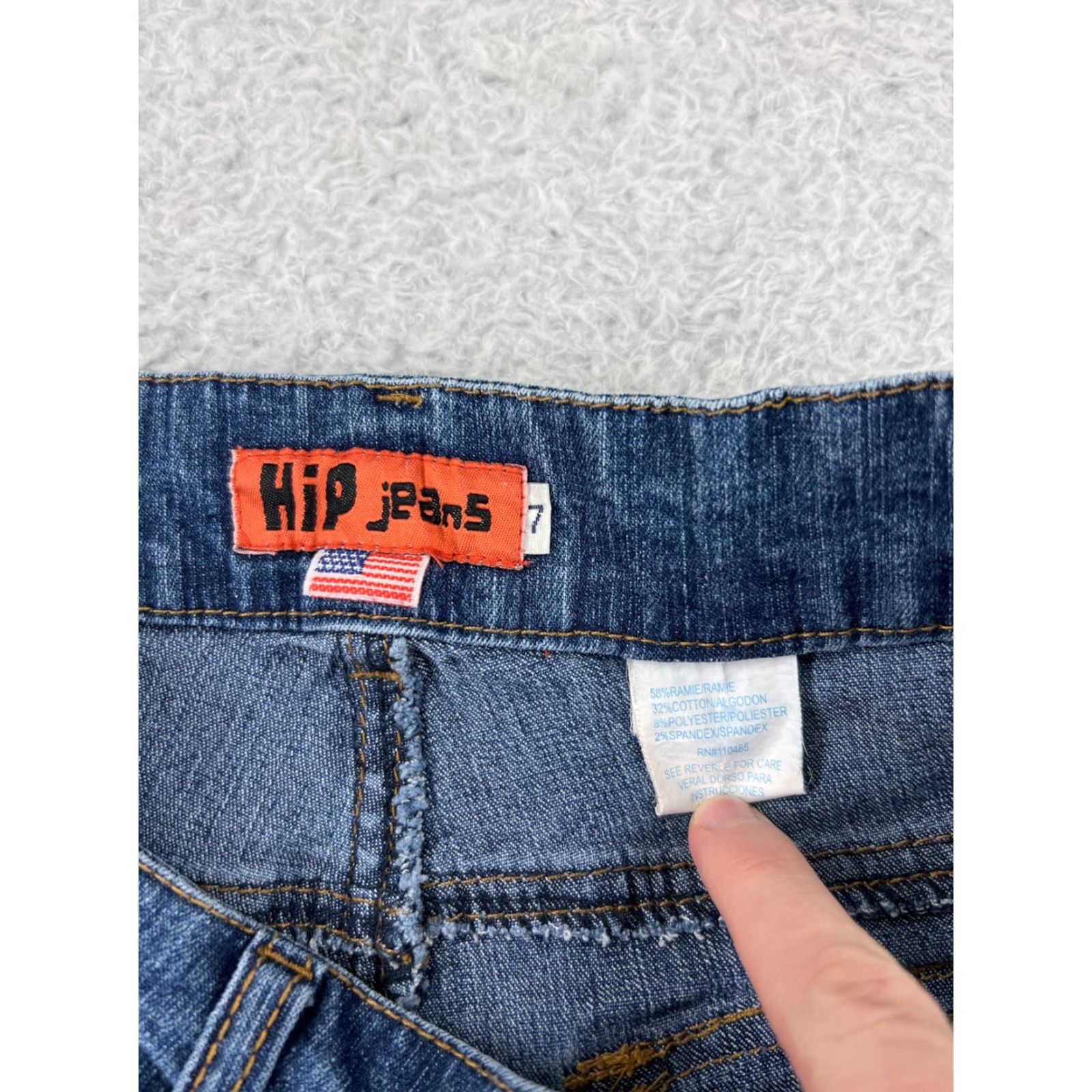 Vintage Hip Jeans Medium Wash Blue Denim Shorts Womens 26 Regular Fit Embroidered Pockets Casual Activewear Size 26" / US 2 / IT 38 - 4 Thumbnail